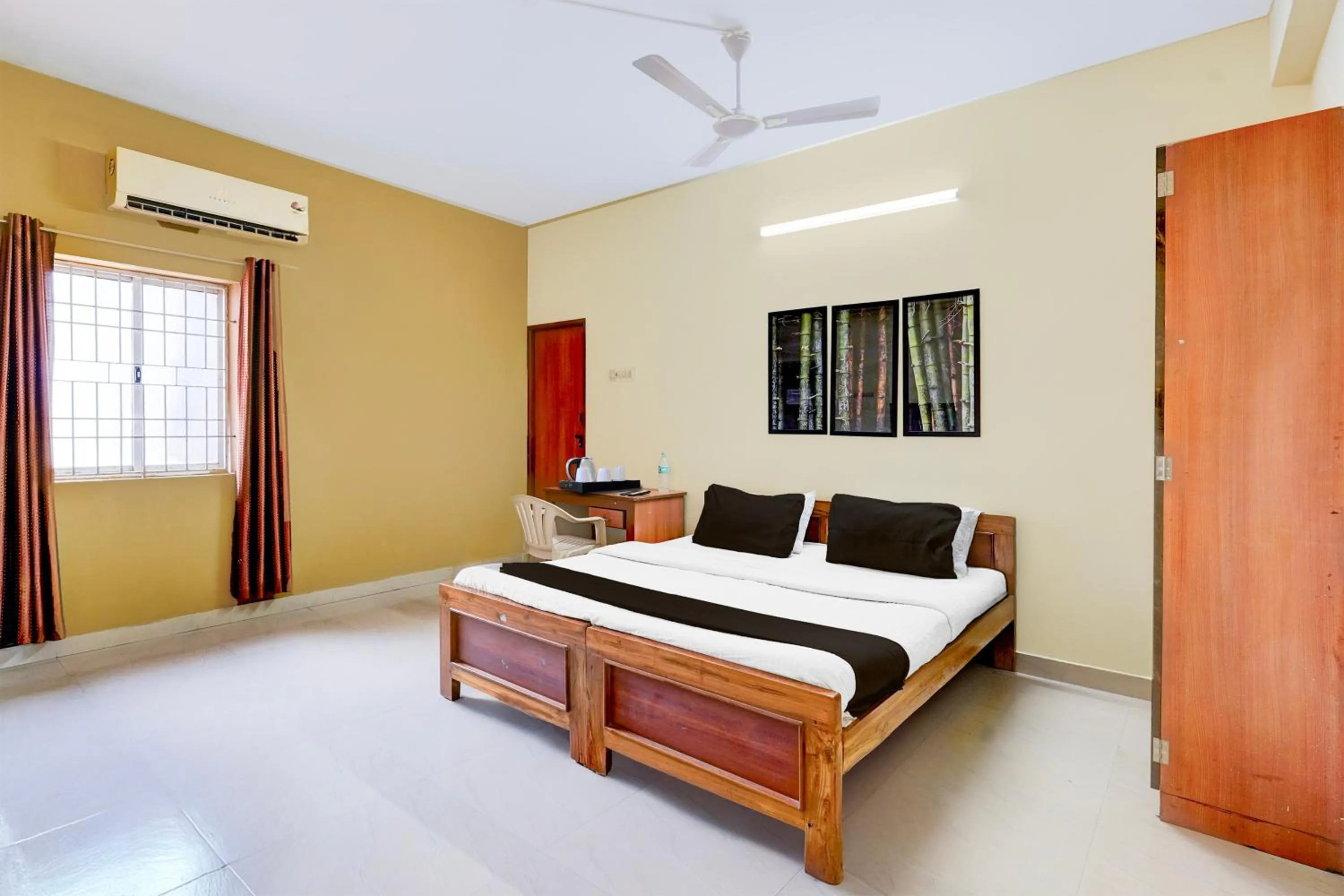 Bedroom, Bed in Super Hotel O Villivakkam Railway Station Formerly BV Stayz