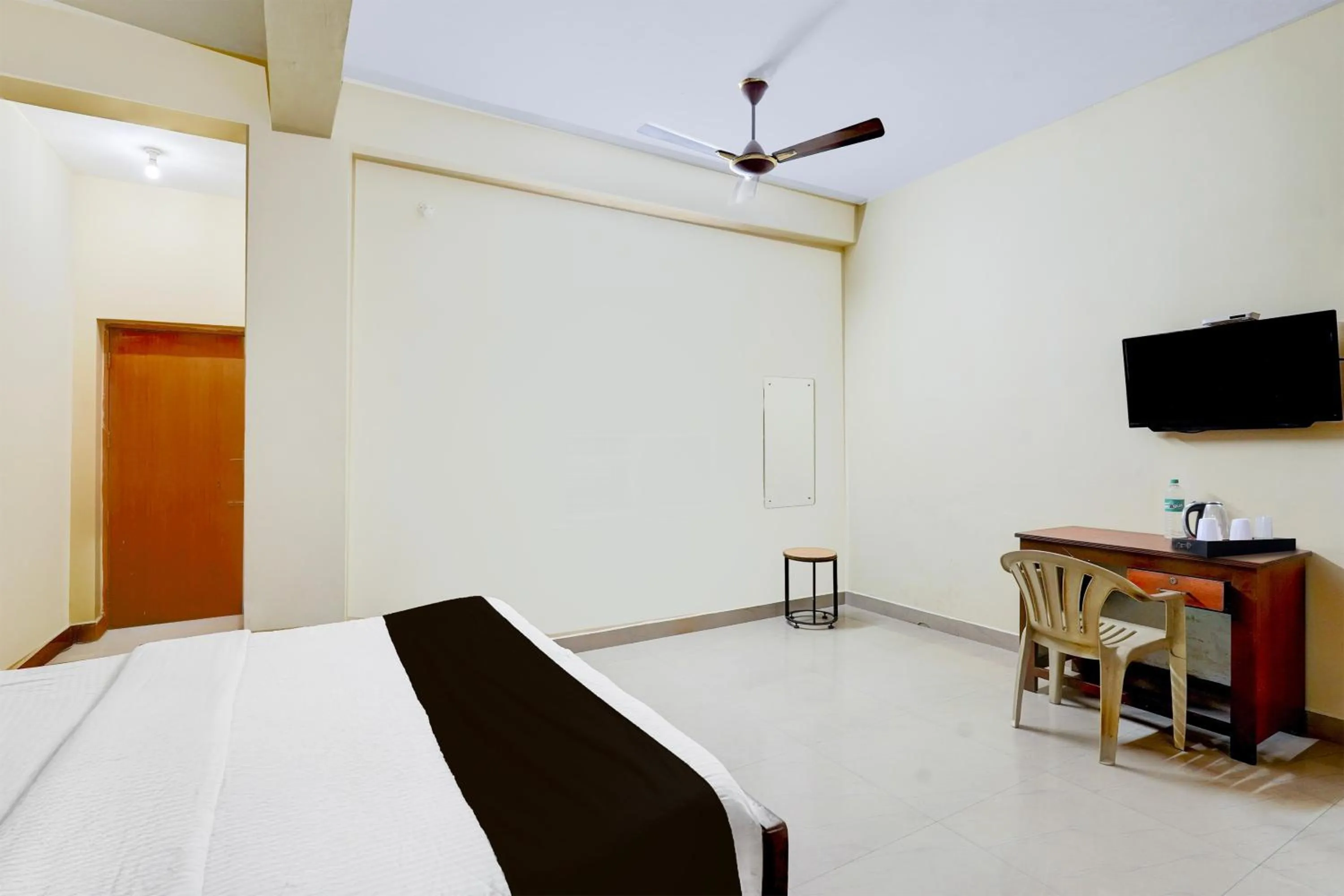 Bedroom, Bed in Super Hotel O Villivakkam Railway Station Formerly BV Stayz