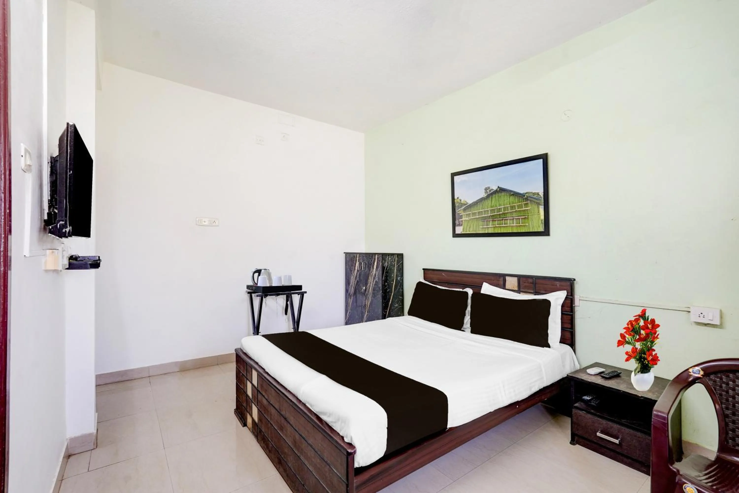 Classic Triple Room - single occupancy in Super Hotel O Kelambakkam Bus Terminal Formerly Guna Residency