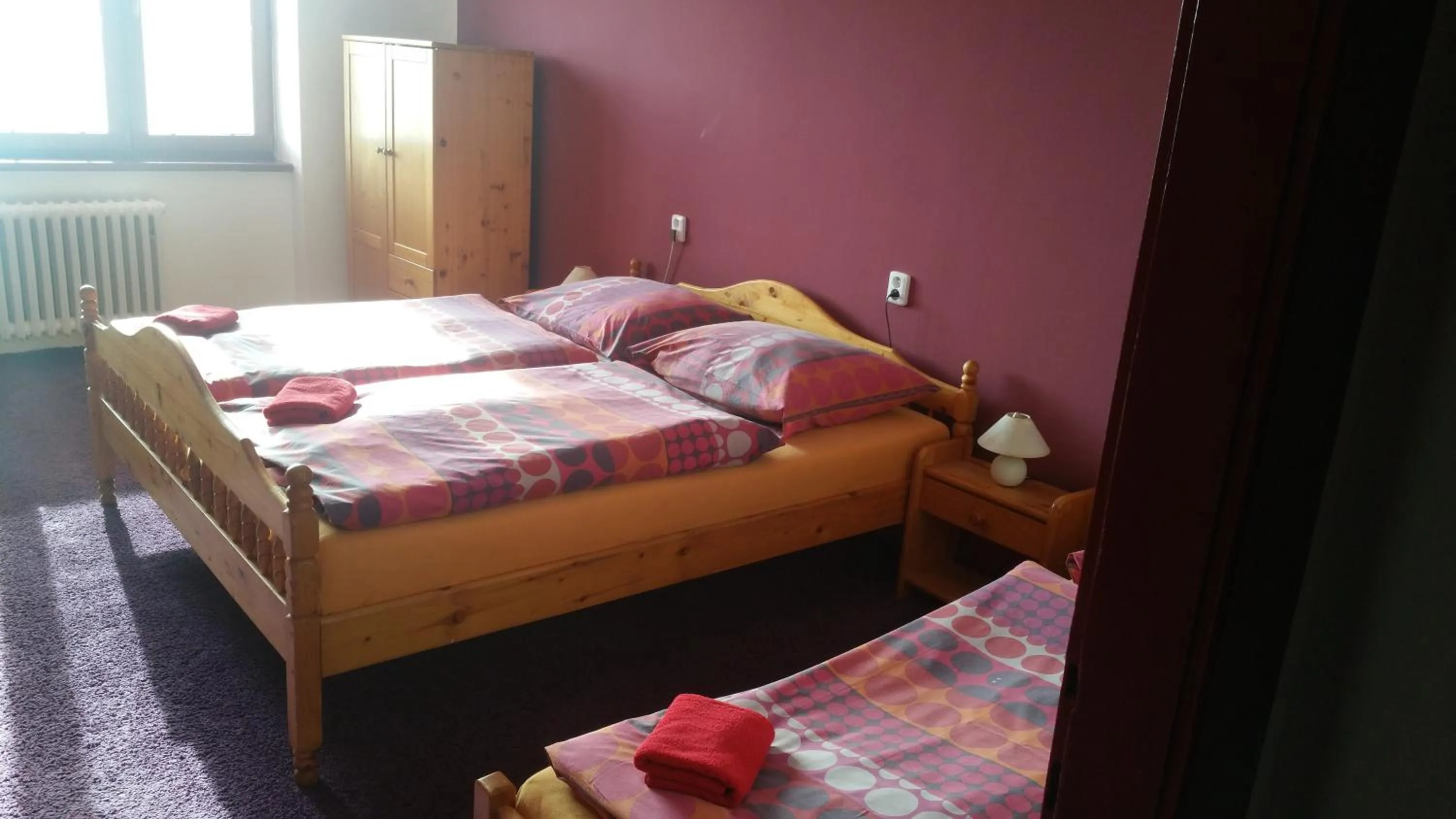 Triple Room with Double Bed and Shower in hotel KORUNA