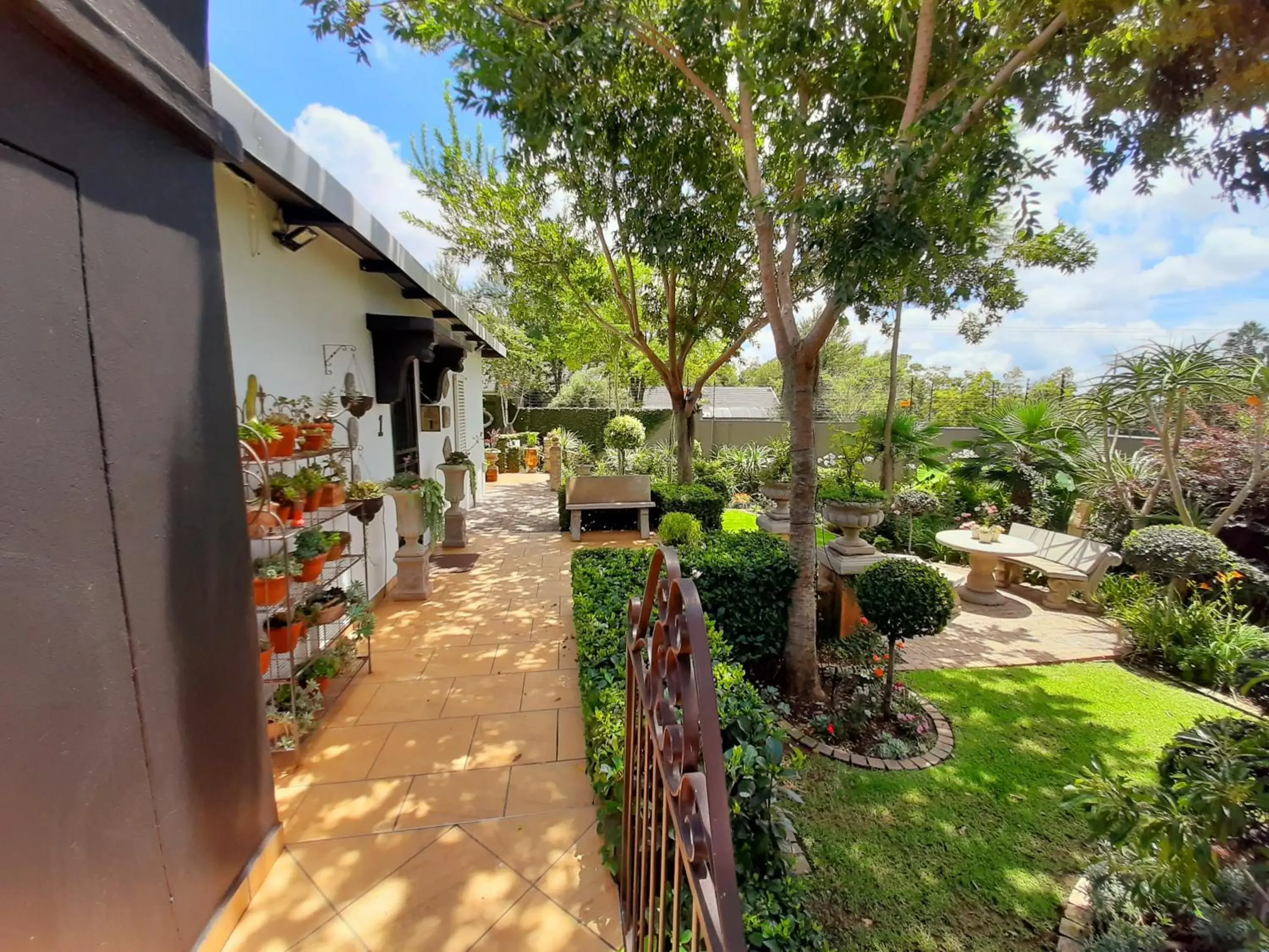 Property building in At 98 on Lynburn Guest House Property building in At 98 on Lynburn Guest House