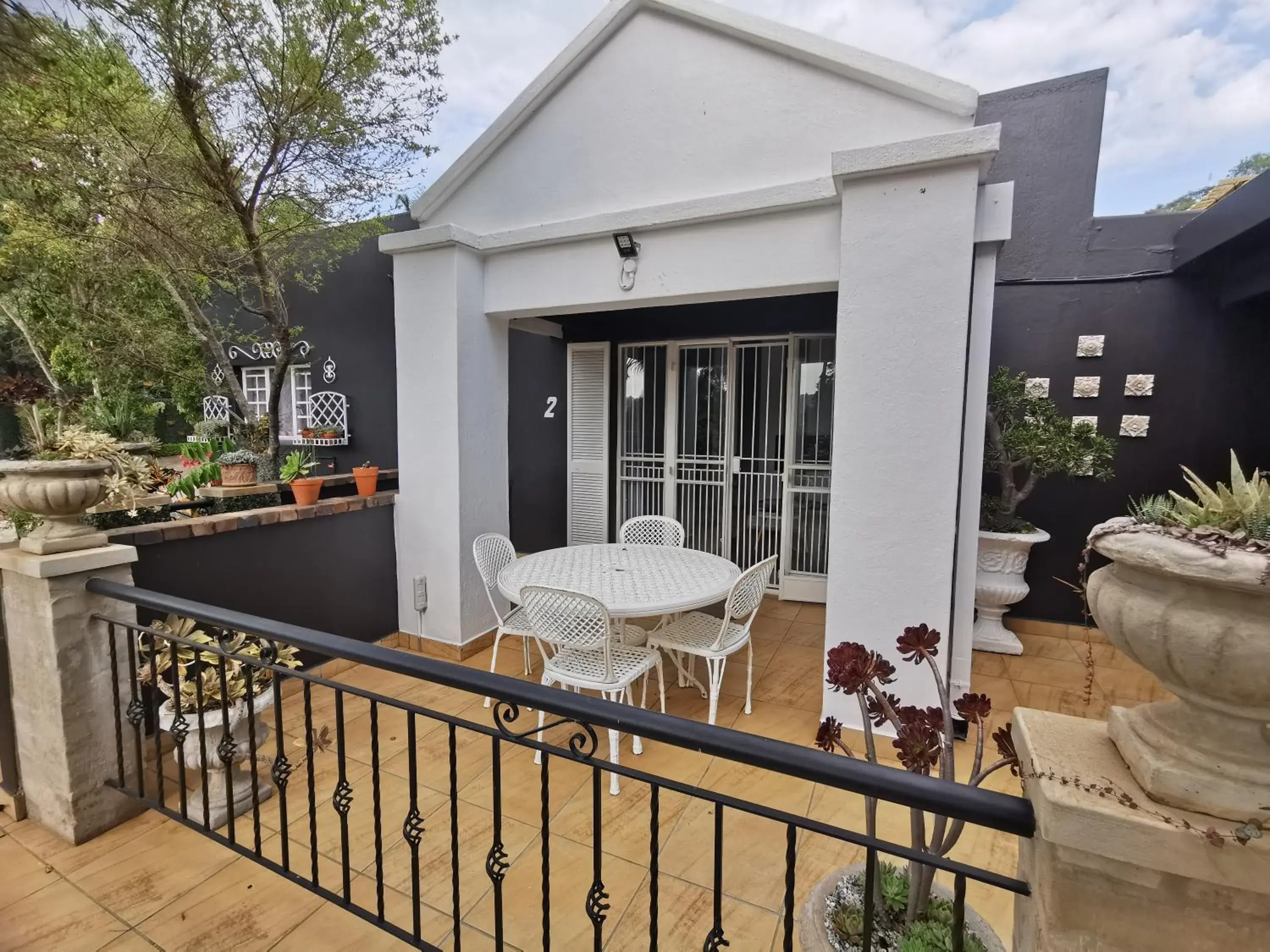 Property building in At 98 on Lynburn Guest House Property building in At 98 on Lynburn Guest House