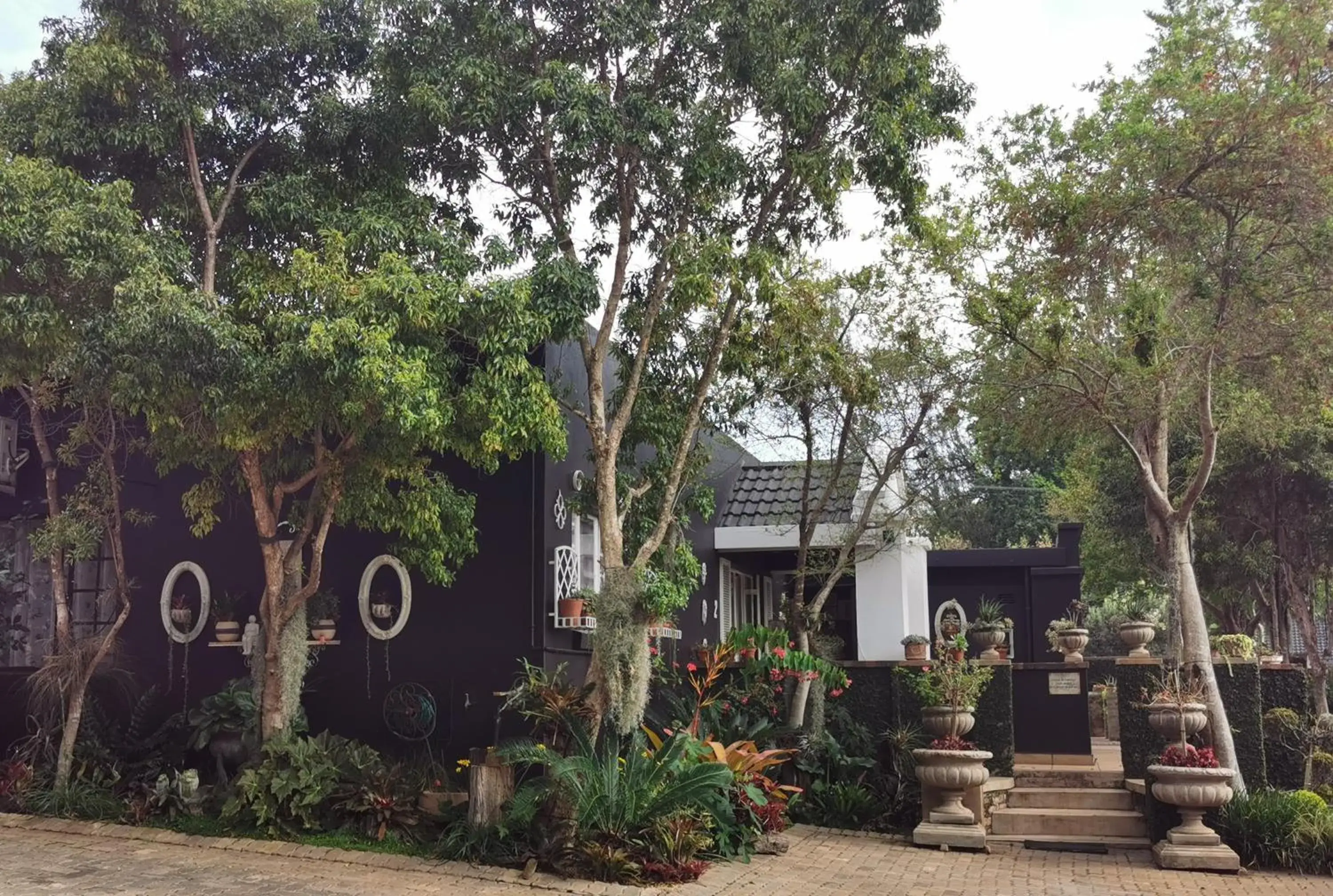 Property building in At 98 on Lynburn Guest House Property building in At 98 on Lynburn Guest House