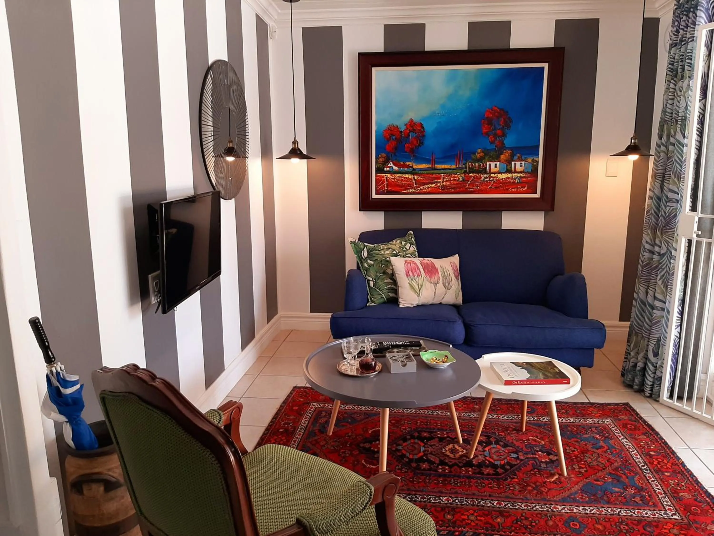 Seating area in At 98 on Lynburn Guest House