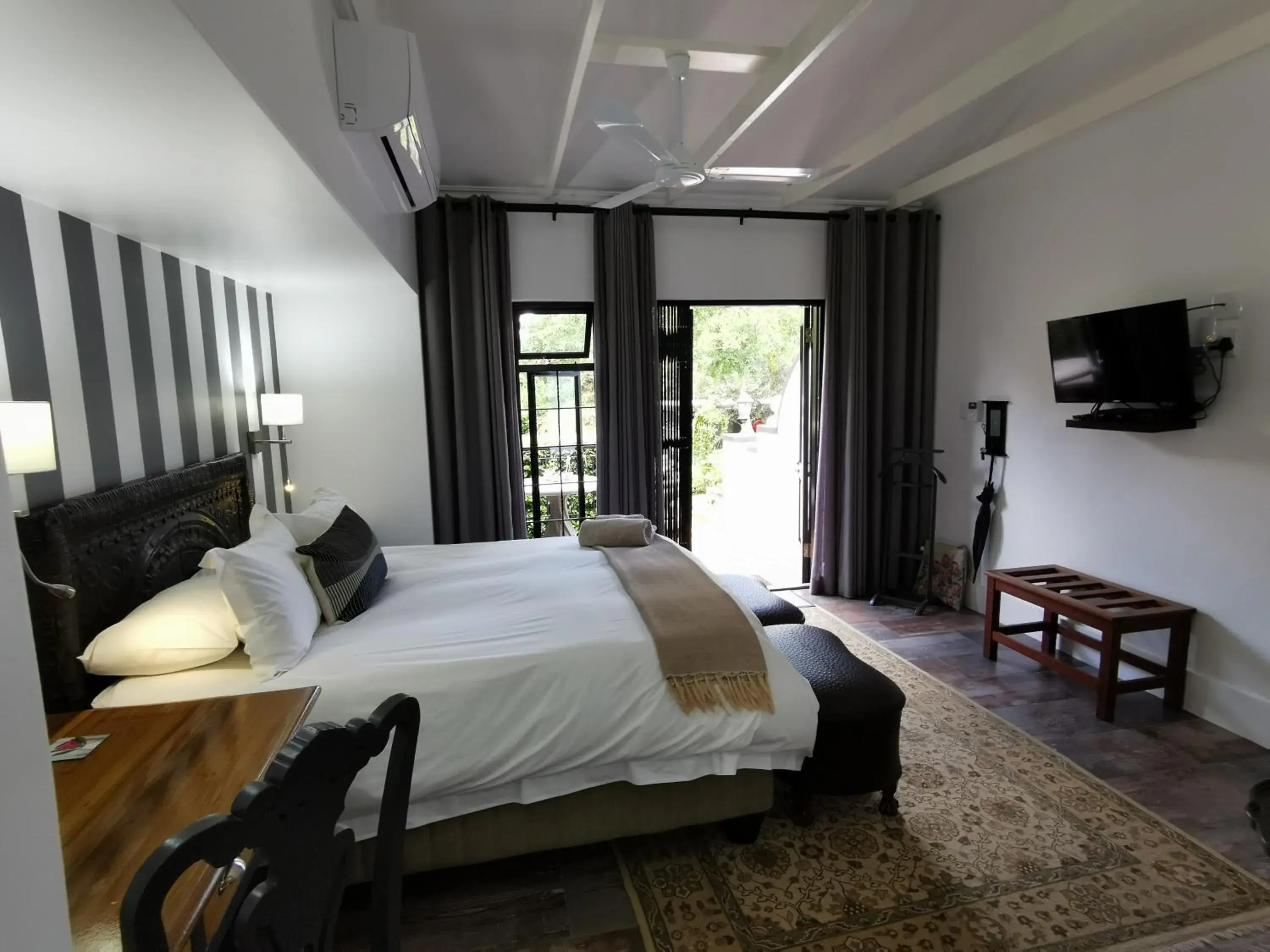 View (from property/room), Bed in At 98 on Lynburn Guest House View (from property/room), Bed in At 98 on Lynburn Guest House