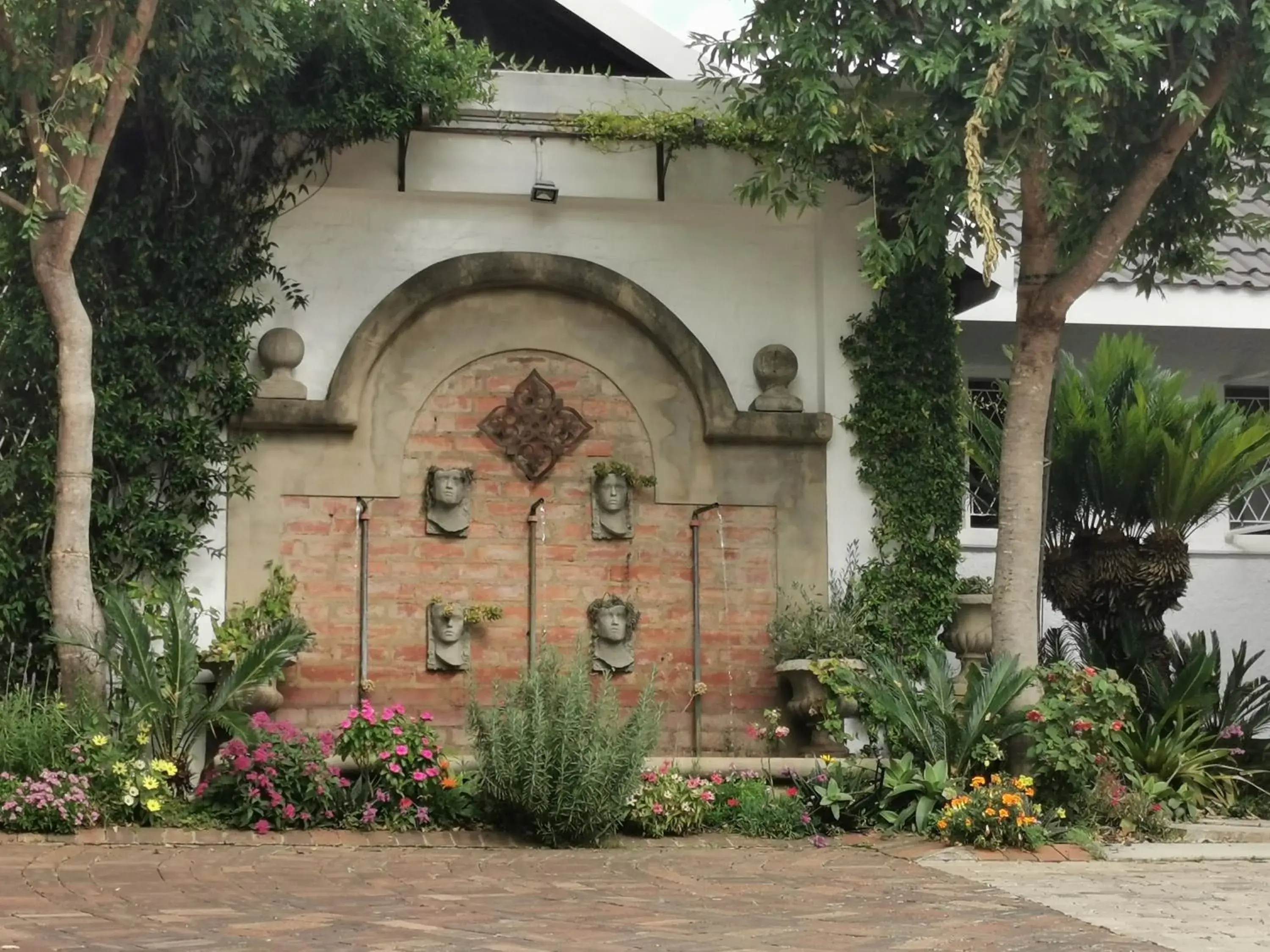 Property building in At 98 on Lynburn Guest House Property building in At 98 on Lynburn Guest House