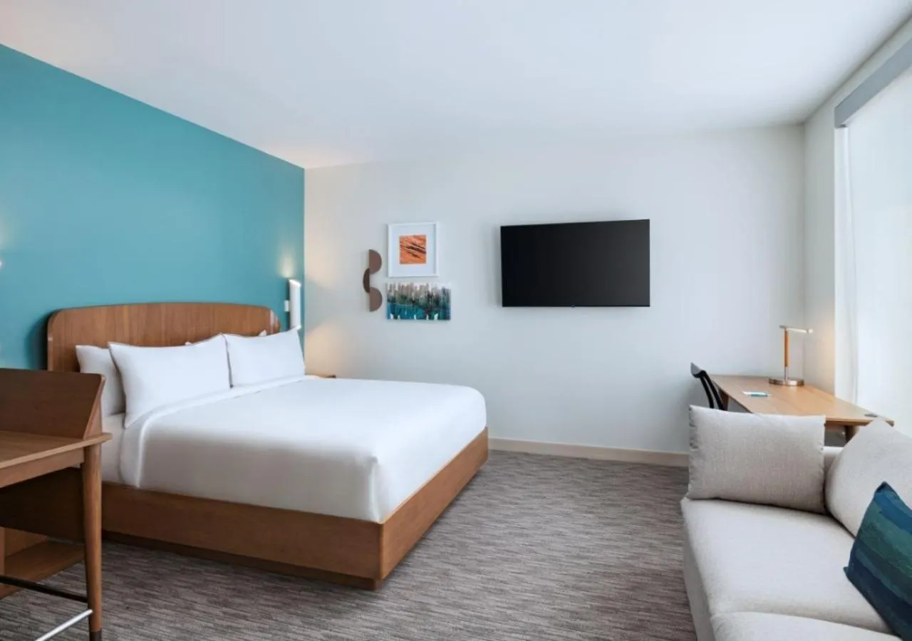 Guests, Bed in Element Las Vegas Symphony Park