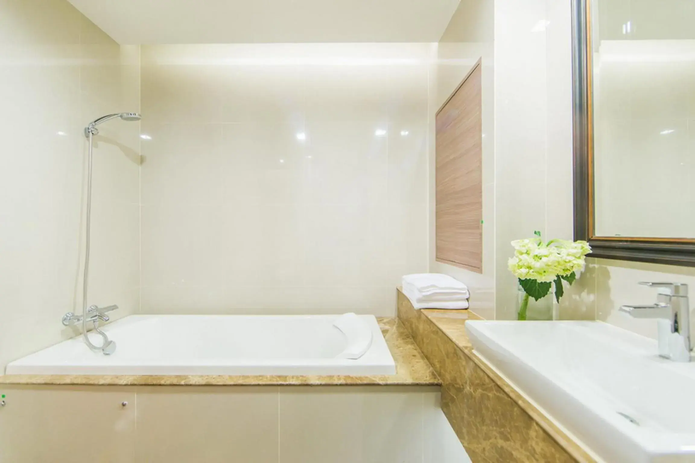 Bathroom in Qiss Residence by Bliston (SHA Extra Plus)