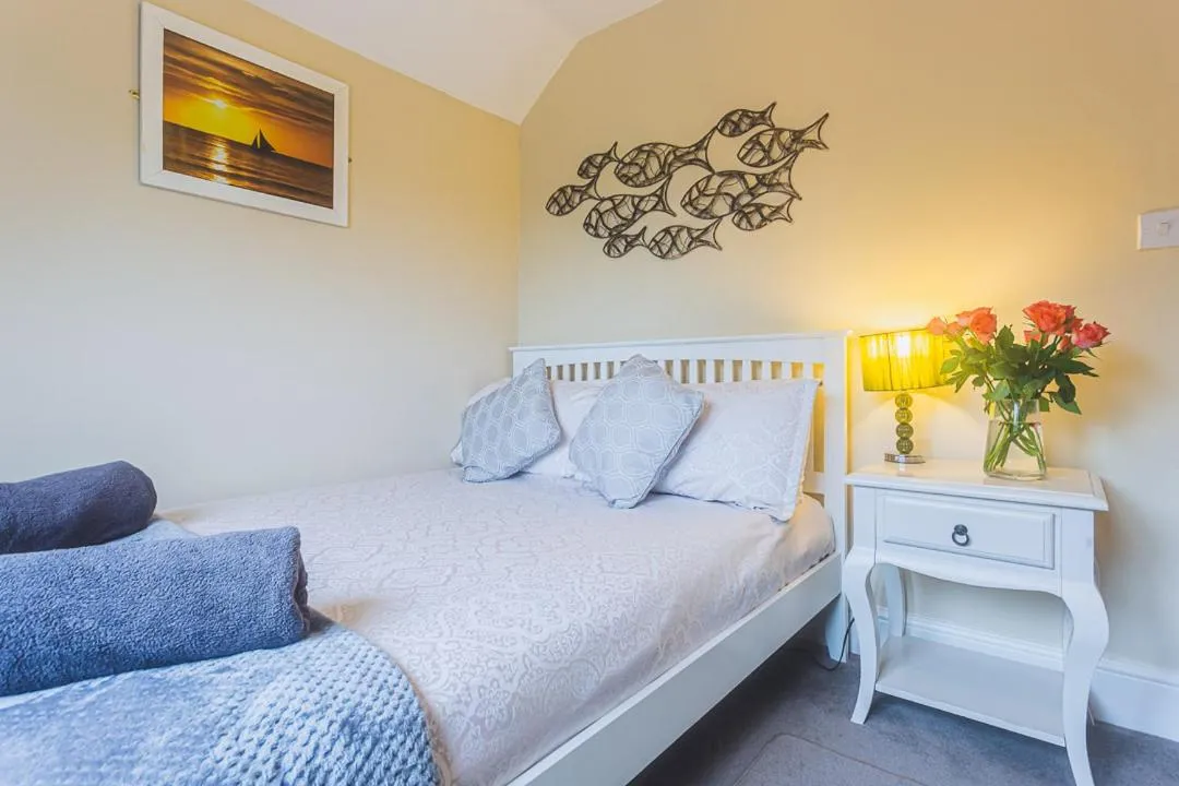 Bedroom, Bed in Smarties Guest House