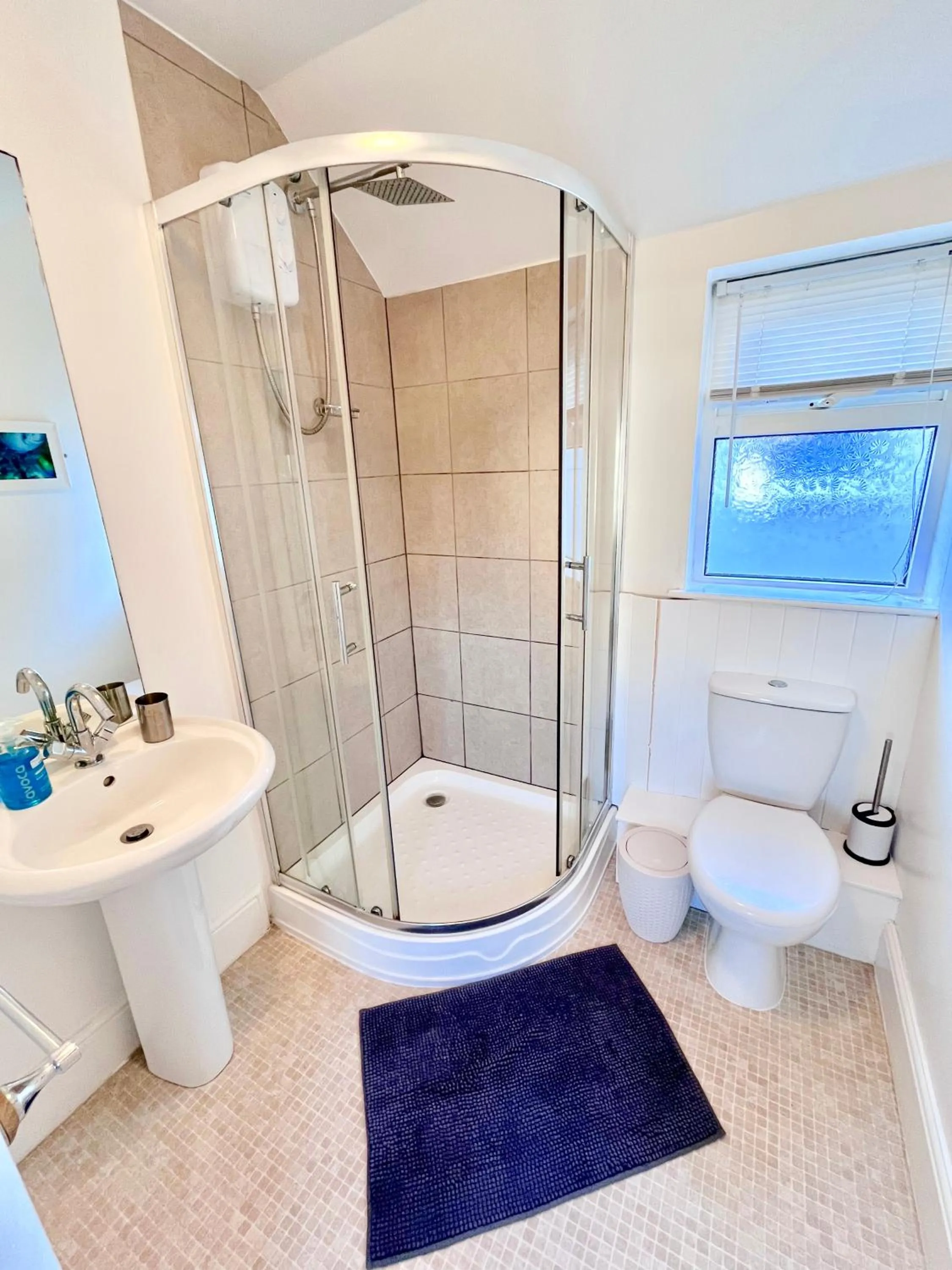 Shower in Smarties Guest House