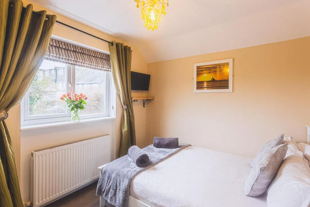 Bedroom, Bed in Smarties Guest House