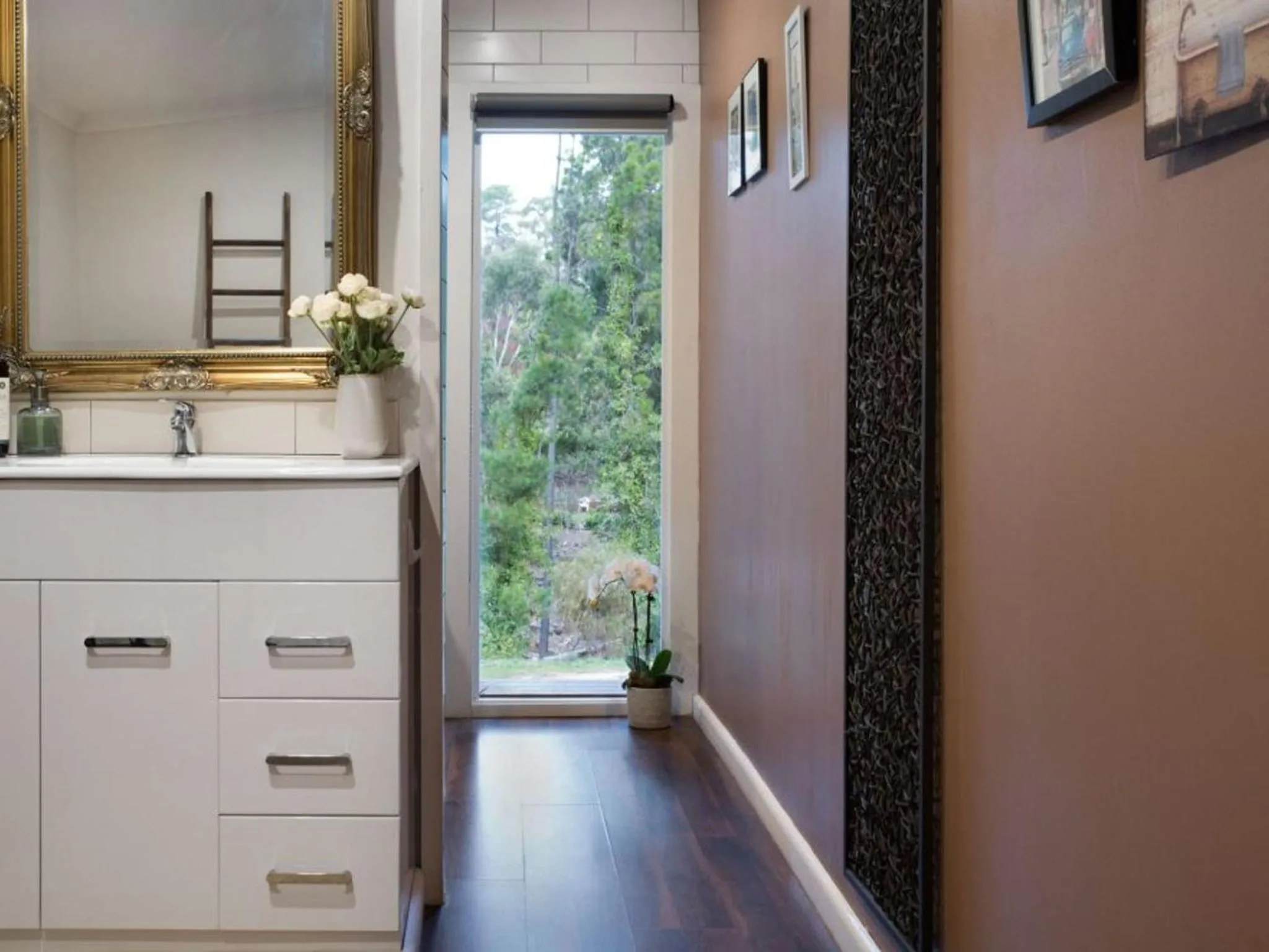 Bathroom in Viola- cottage retreat in Hepburn Springs