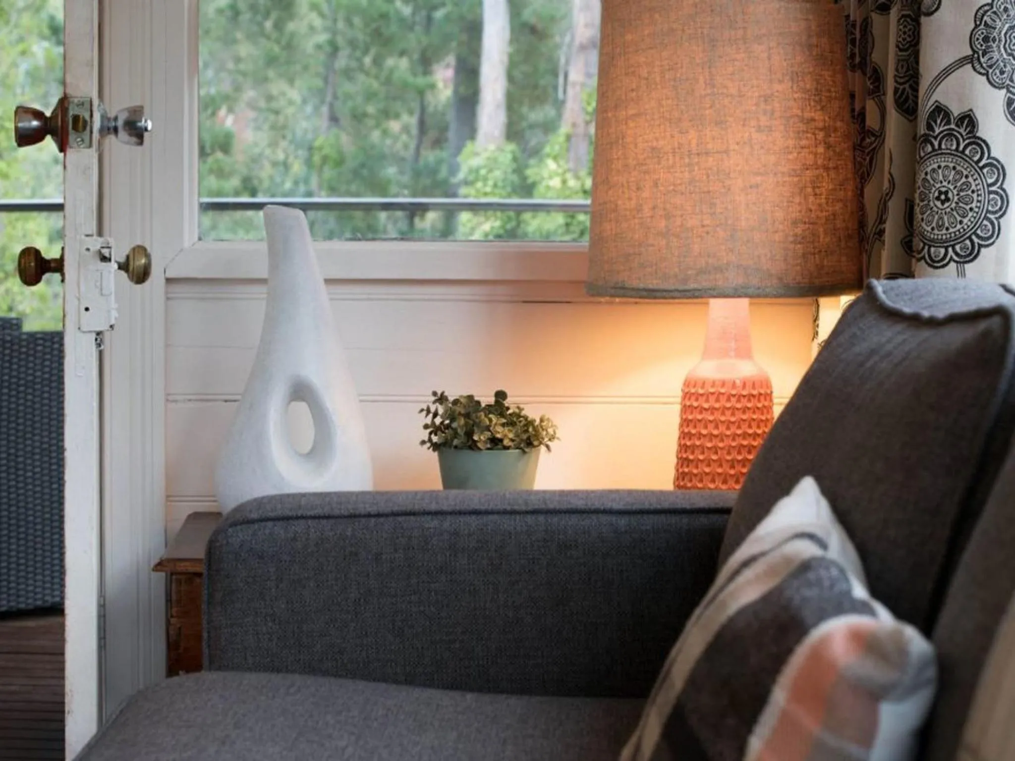 Living room in Viola- cottage retreat in Hepburn Springs