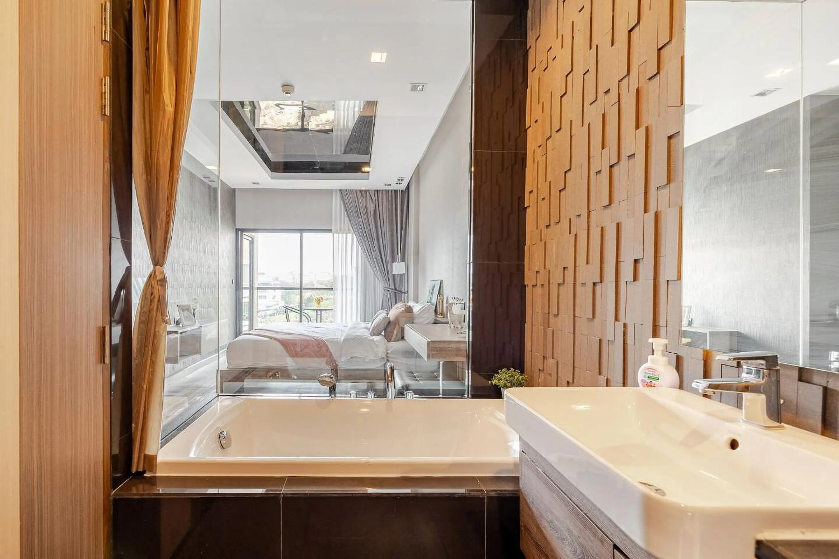 Moda Condo Nimman 608 - Super Deluxe Mountain View next to MAYA