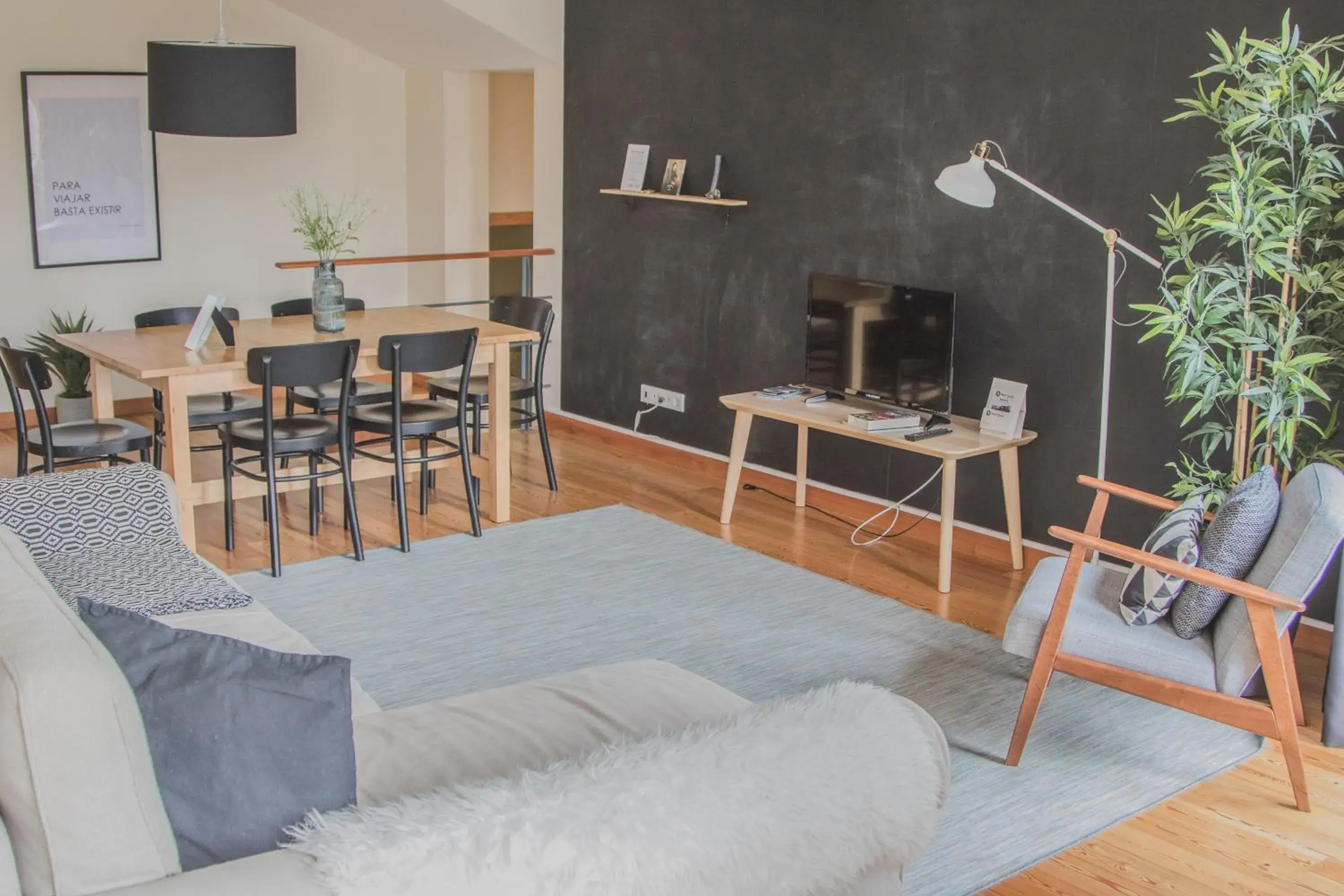 Two-Bedroom Apartment with Balcony in Spot Apartments Sao Bento Two-Bedroom Apartment with Balcony in Spot Apartments Sao Bento