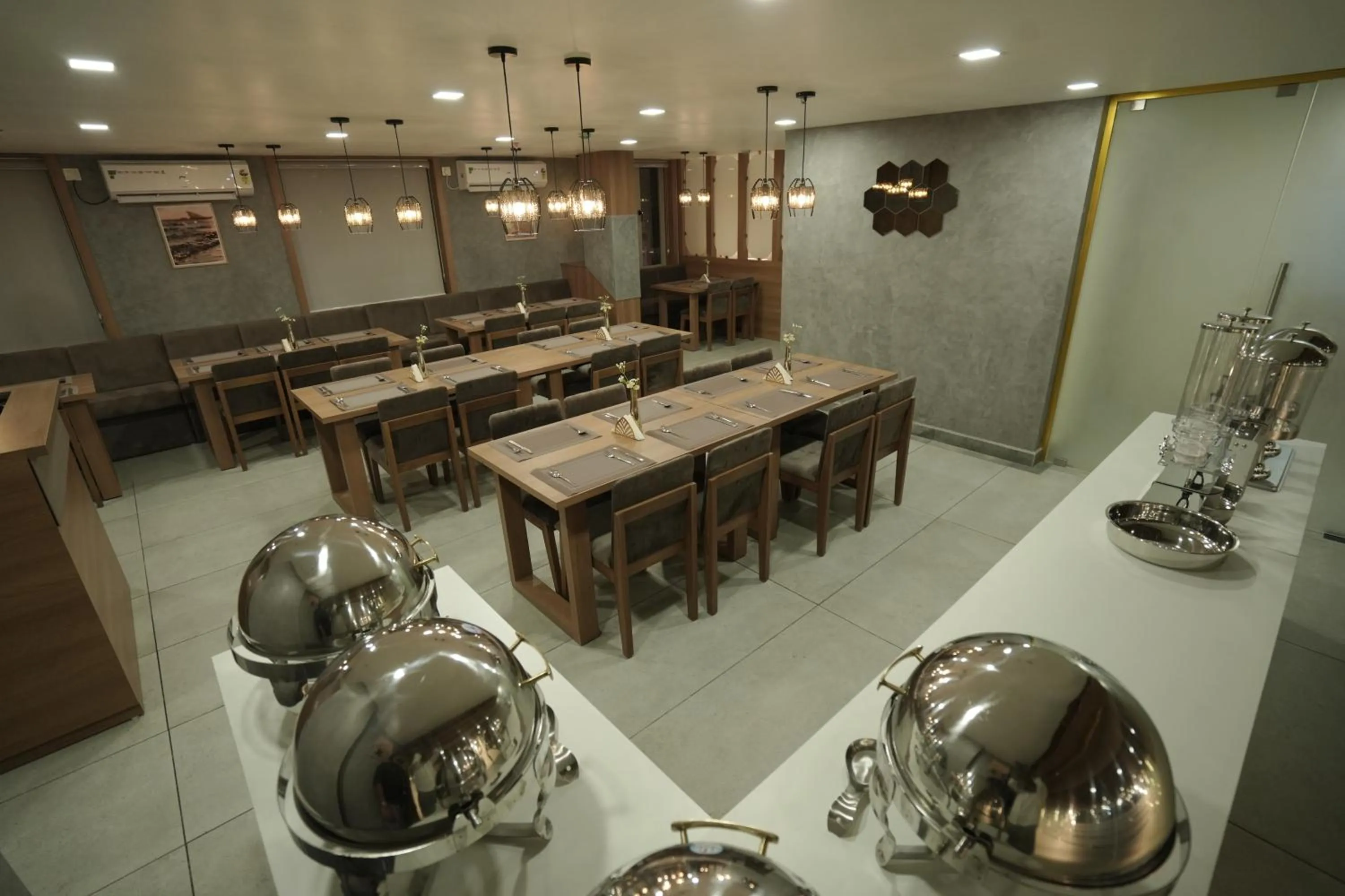 Restaurant/places to eat in Royal Casa Cochin