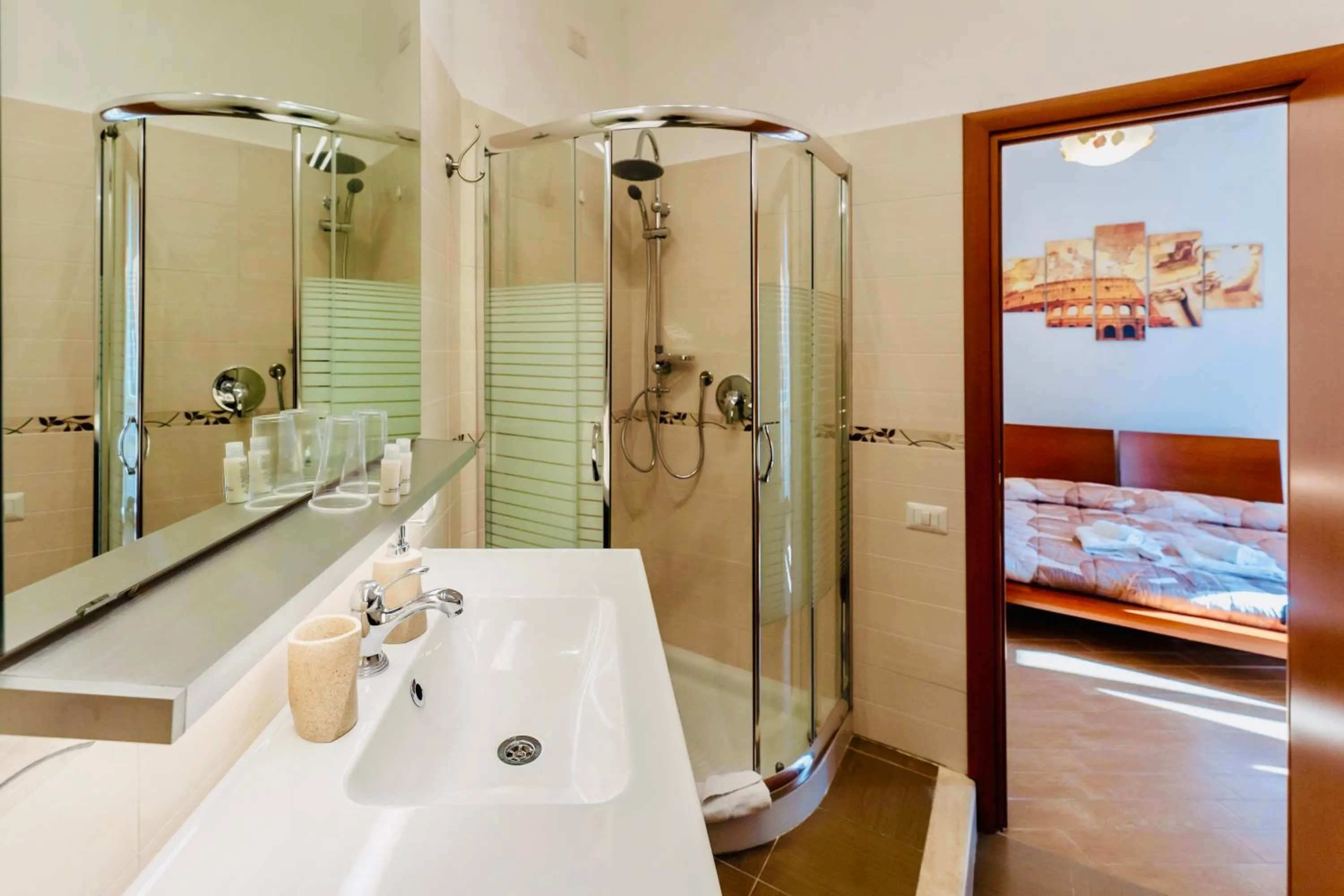 MICLAD Colosseum Guest House