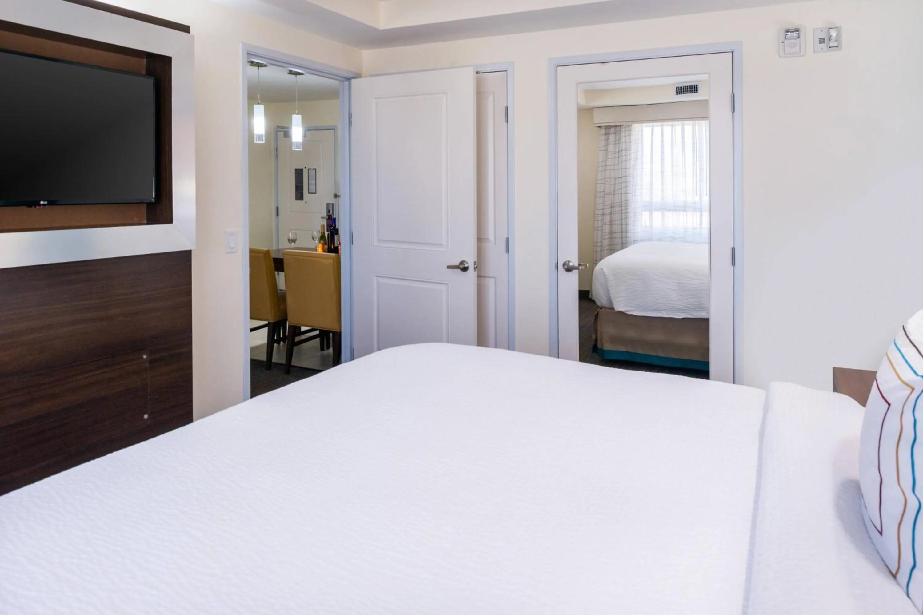 Bedroom, Bed in Residence Inn by Marriott Temecula Murrieta