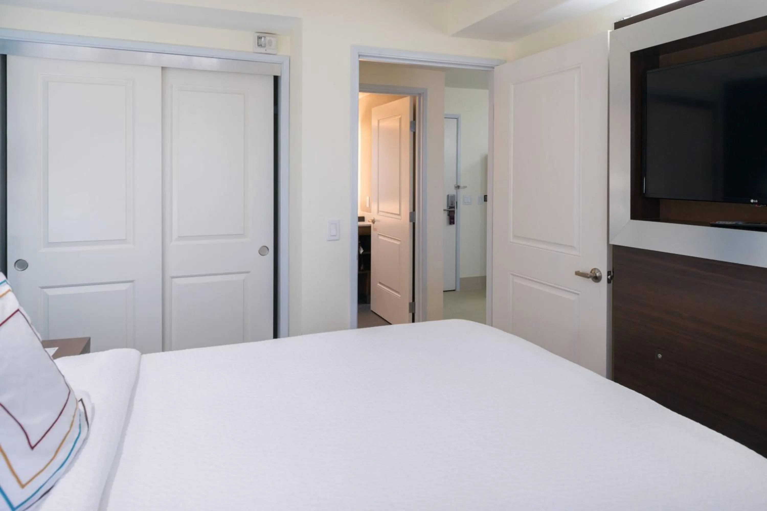 Bedroom, Bed in Residence Inn by Marriott Temecula Murrieta