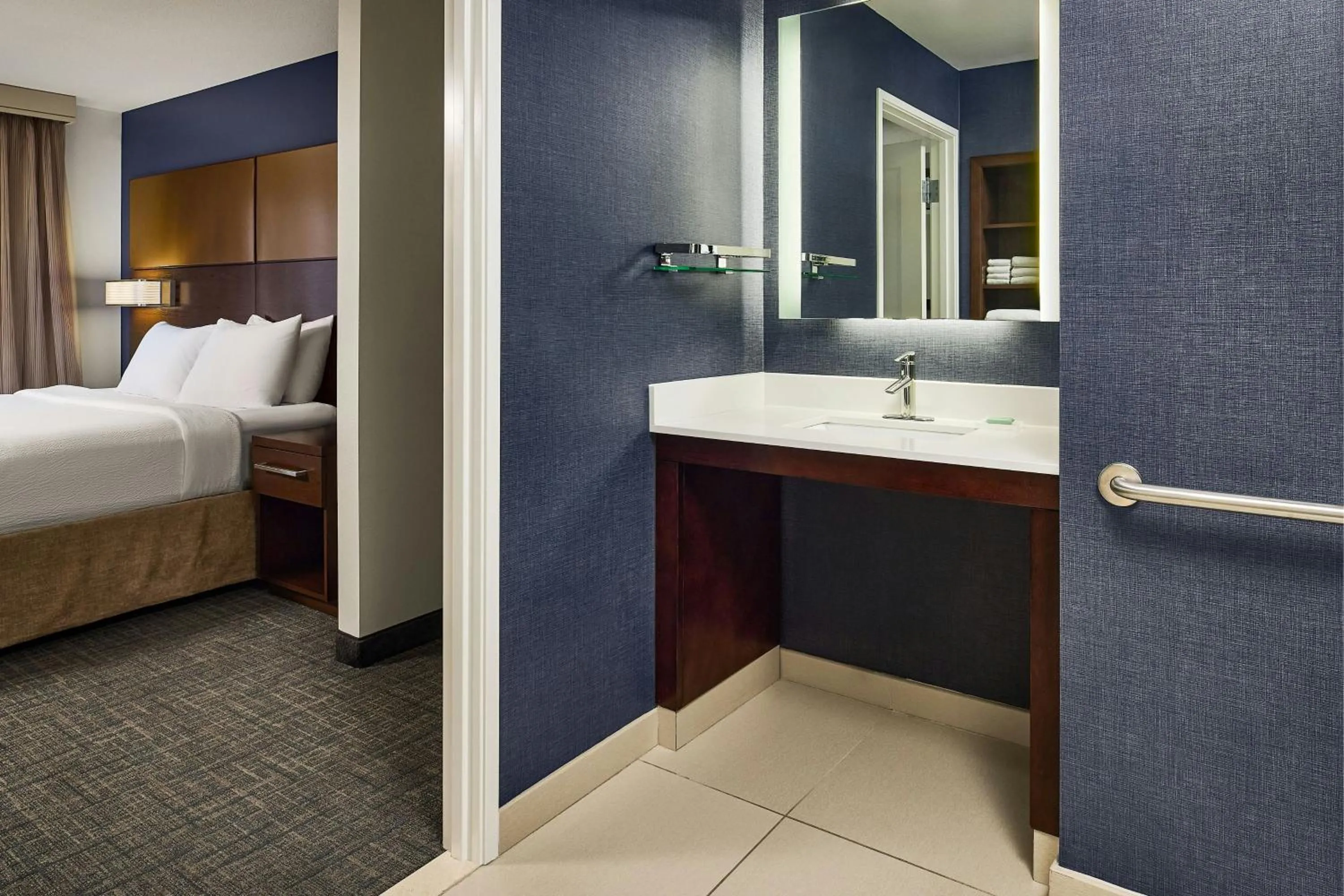 Bedroom, Bed in Residence Inn by Marriott Rapid City
