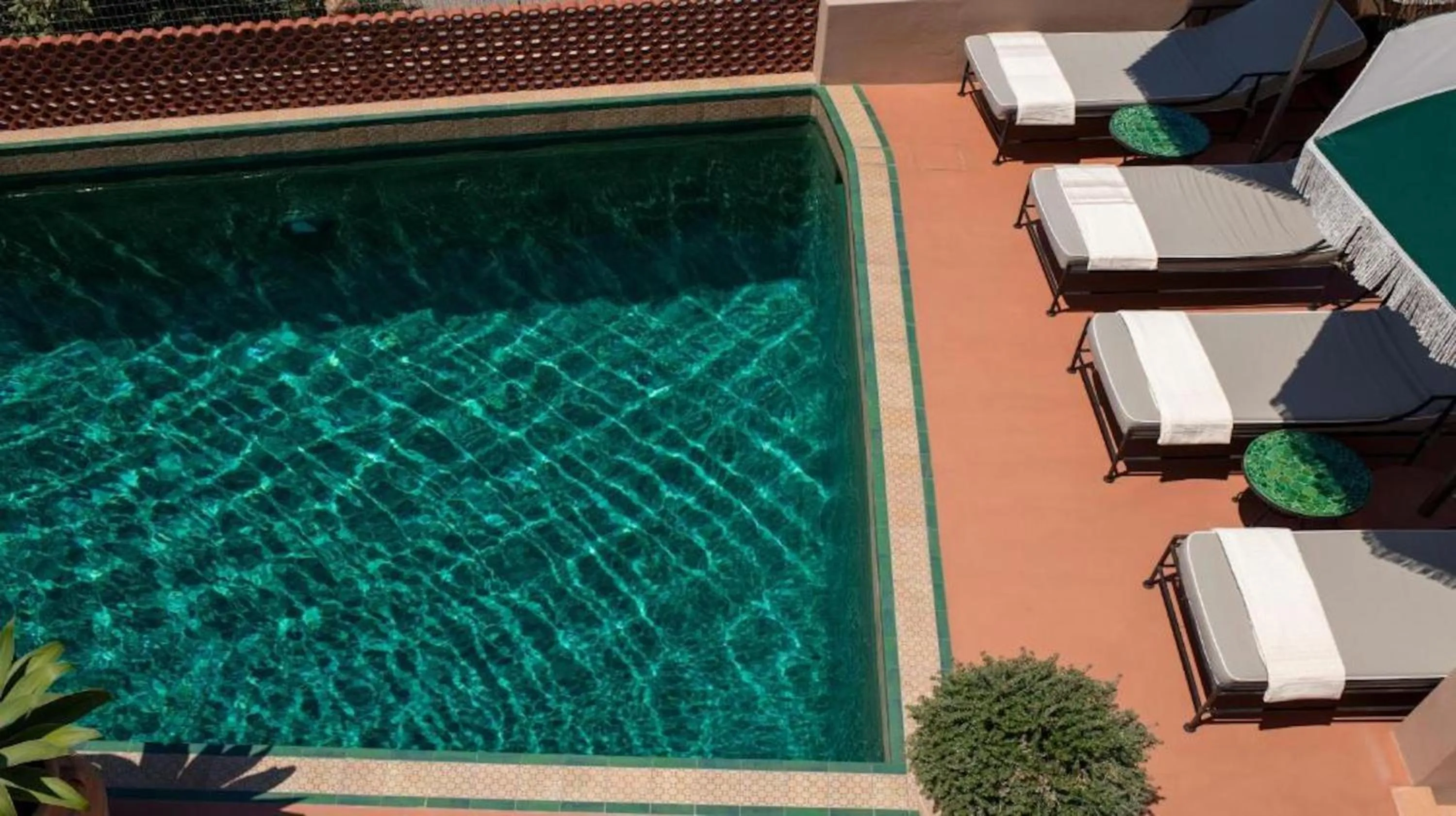 Swimming pool in Terra Verde Oia by K&K