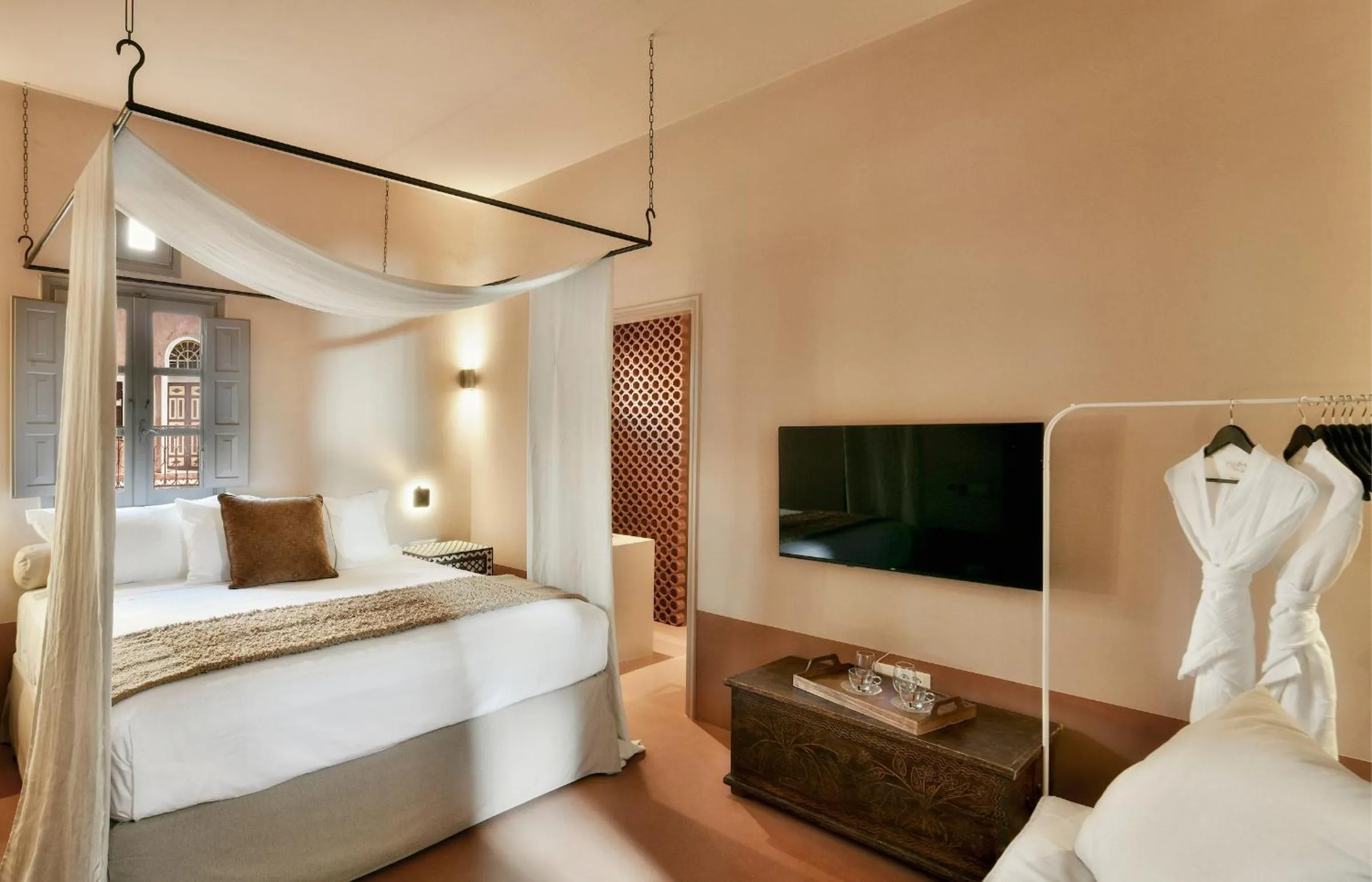 Communal lounge/ TV room, Bed in Terra Verde Oia by K&K