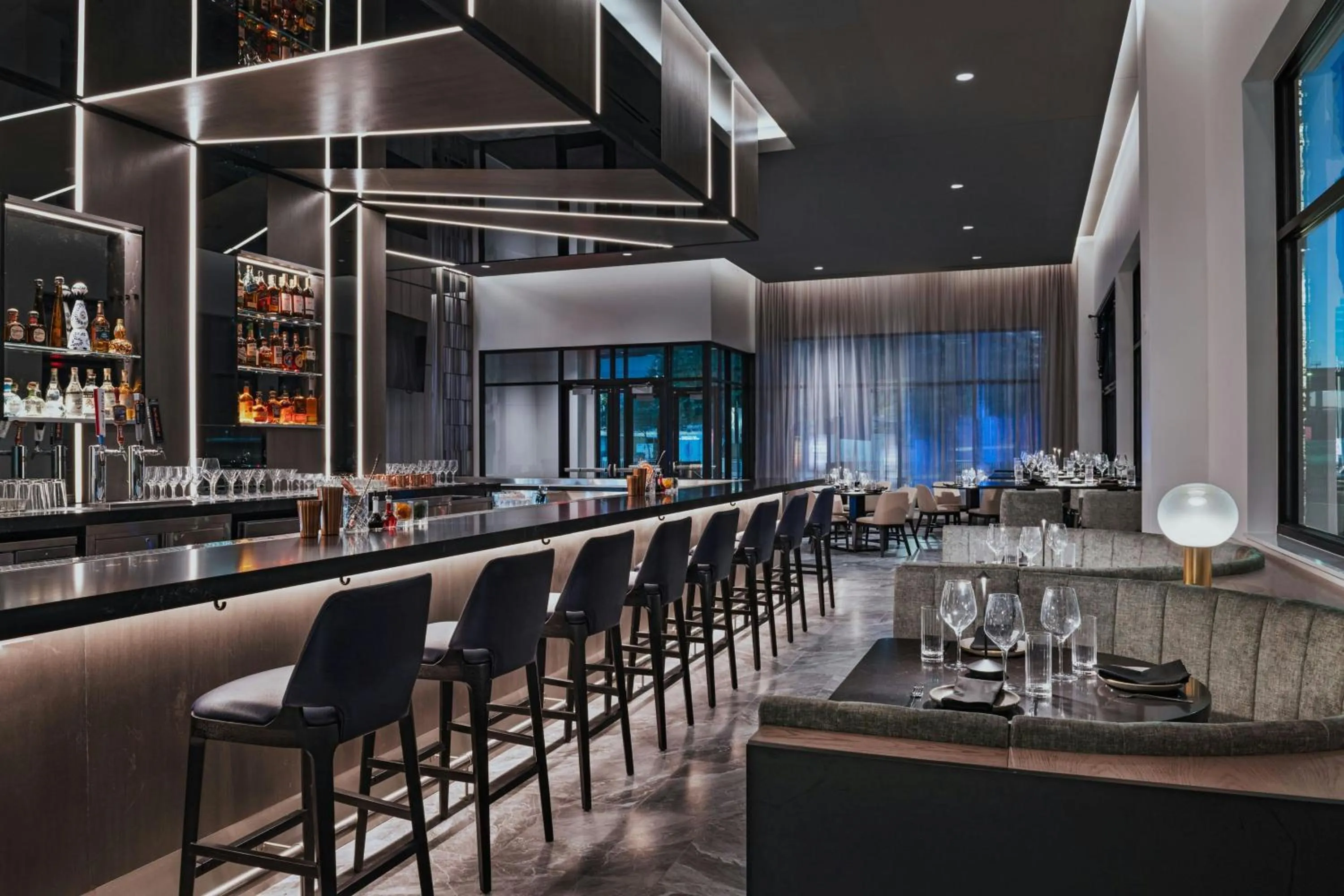 Lounge or bar in AC Hotel by Marriott Las Vegas Symphony Park