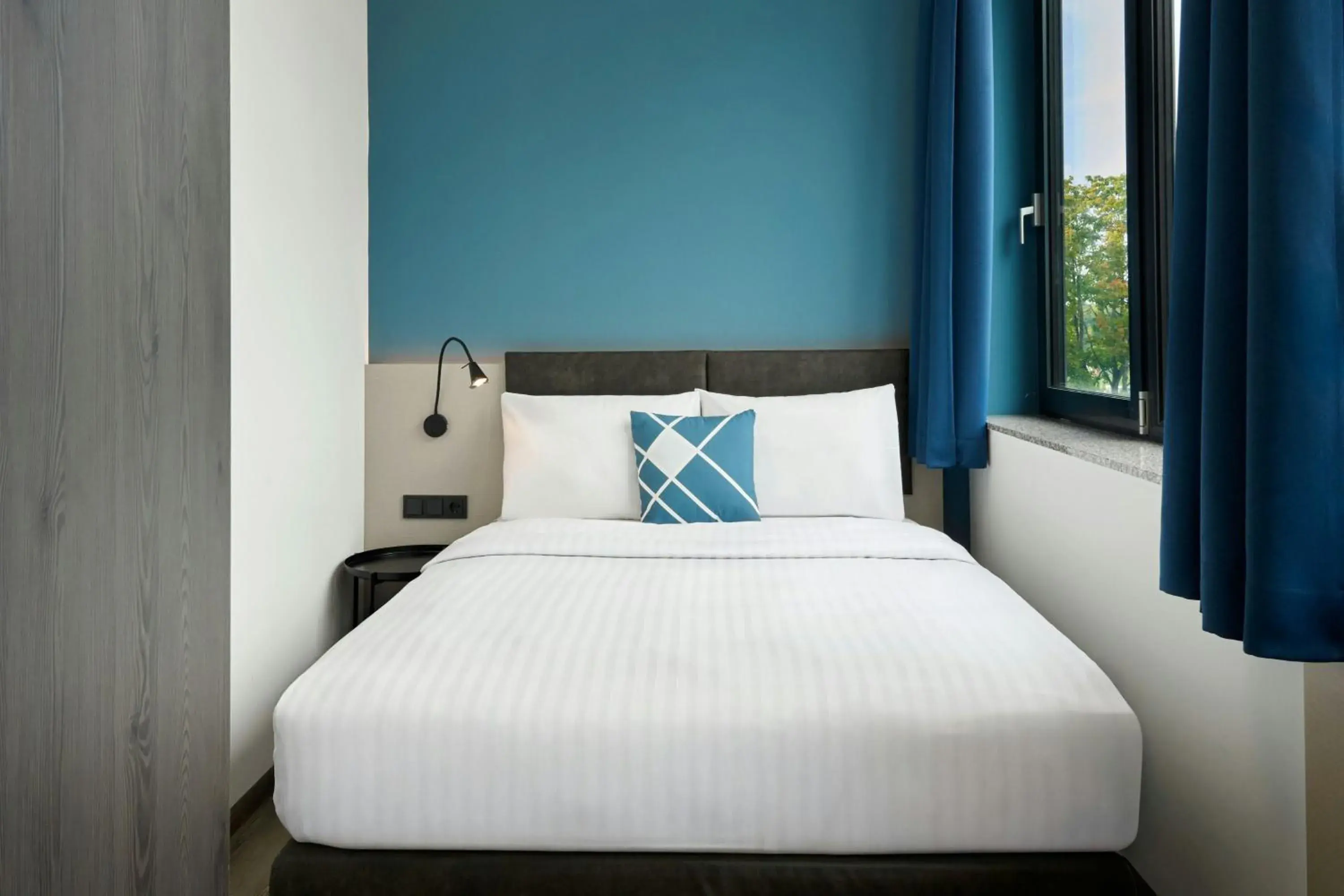 Photo of the whole room, Bed in Four Points Flex by Sheraton Östringen Photo of the whole room, Bed in Four Points Flex by Sheraton Östringen