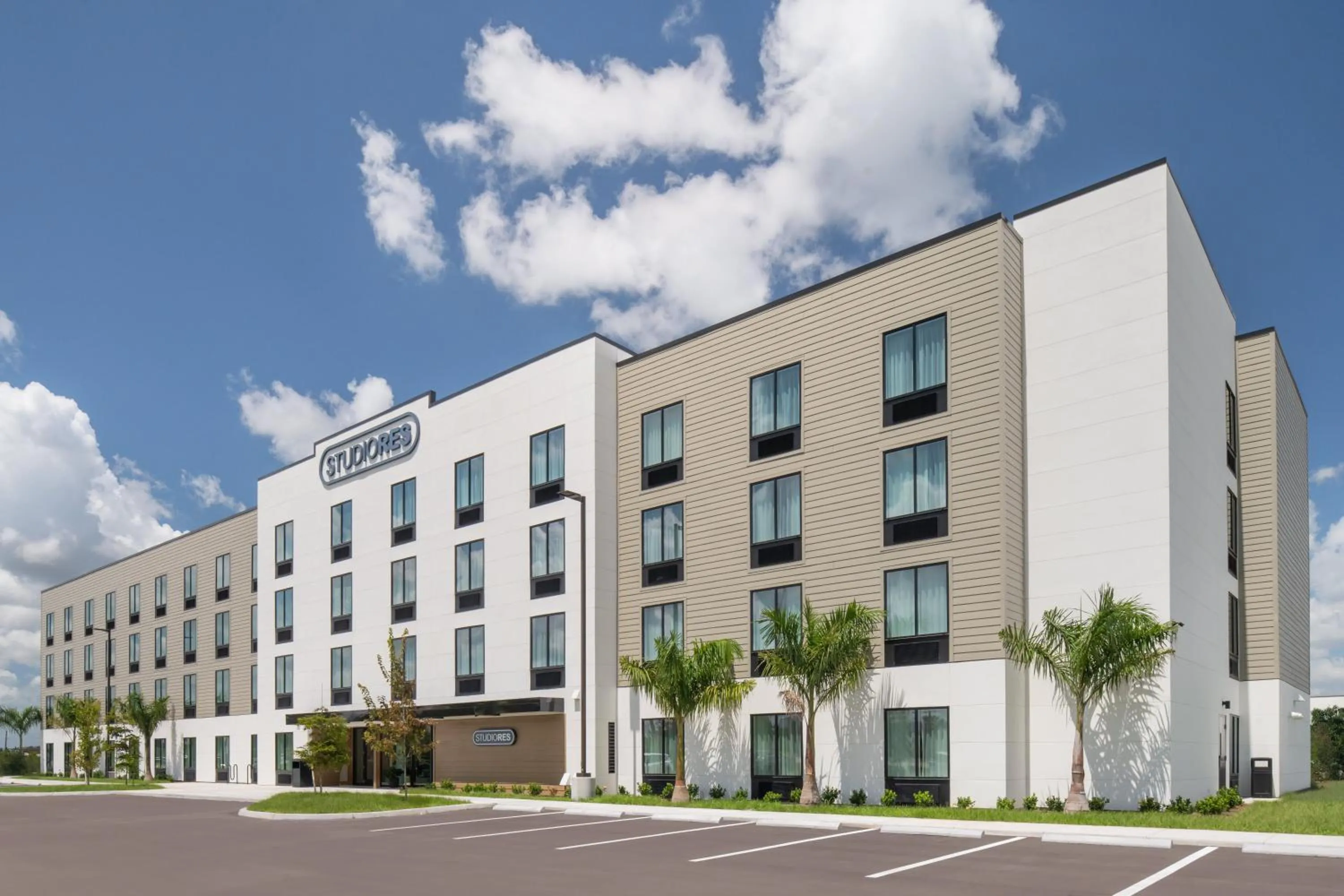 Property building in StudioRes by Marriott Fort Myers Airport