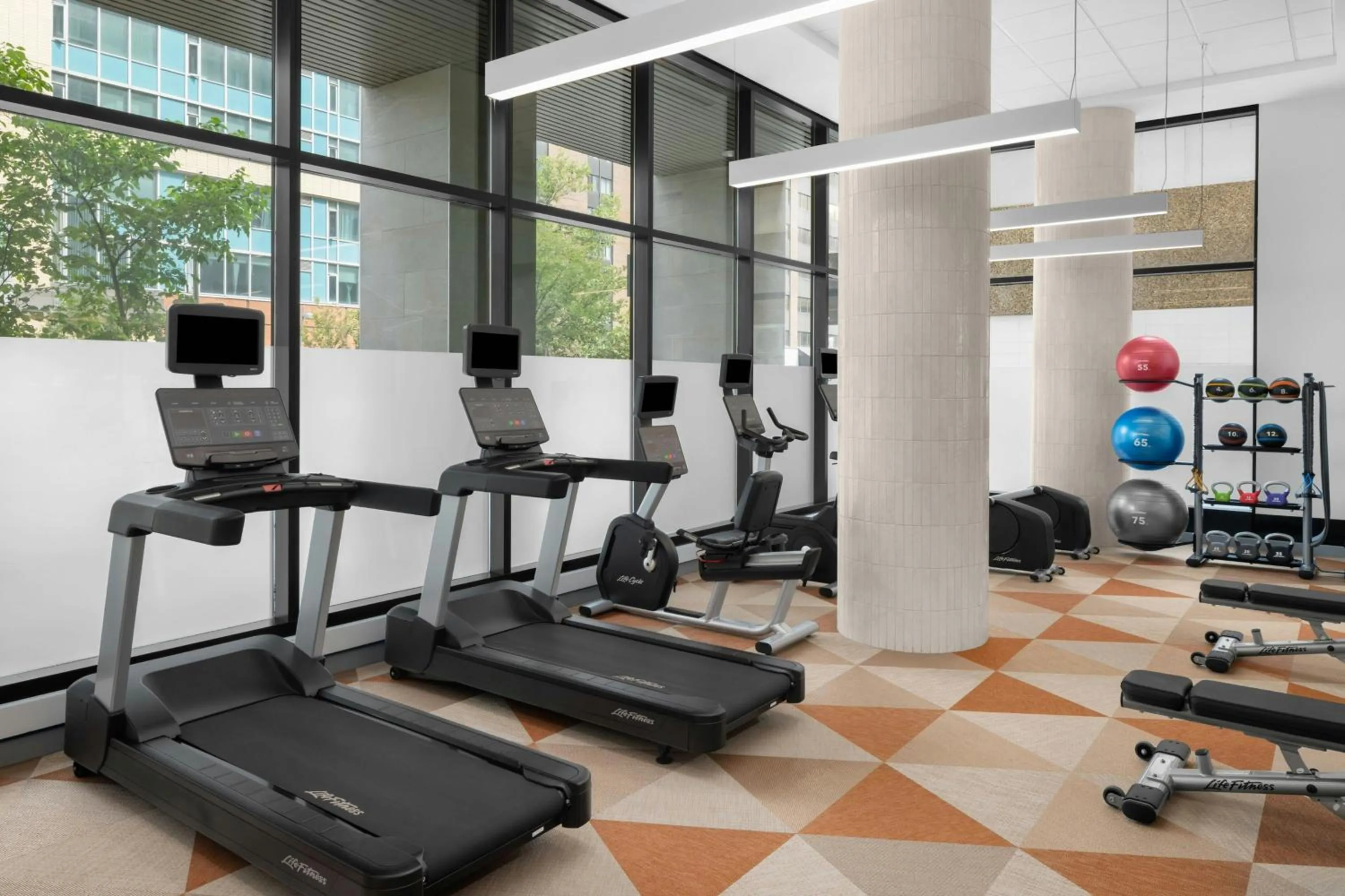 Fitness centre/facilities in Element Calgary Downtown