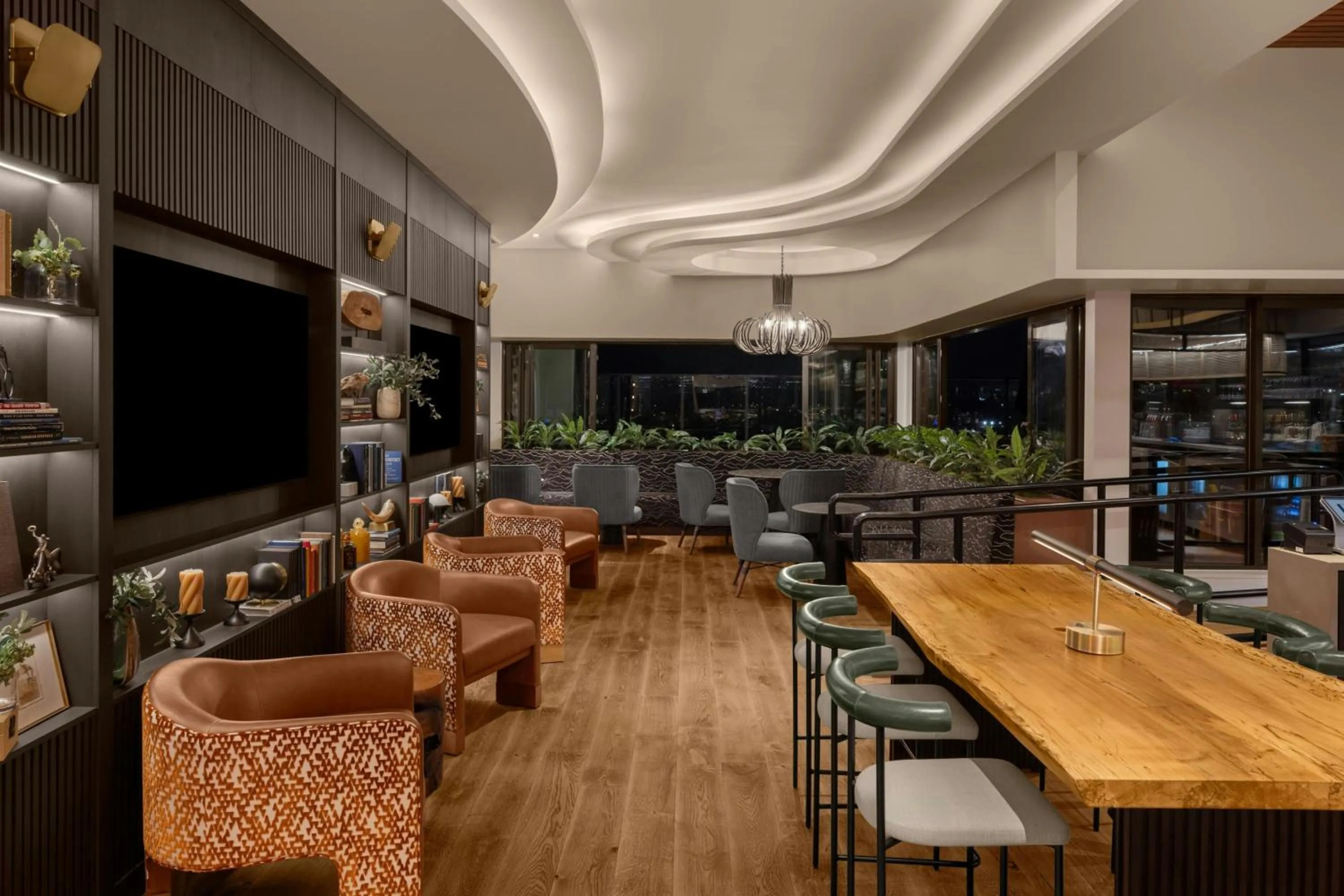 Restaurant/places to eat in Element Calgary Downtown