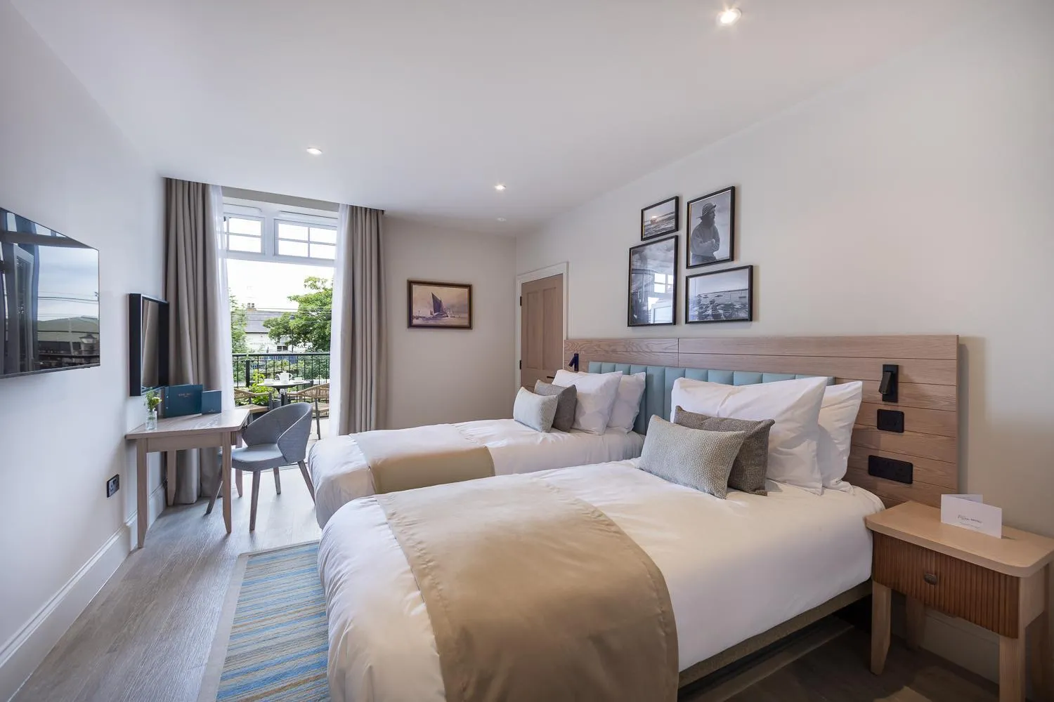 Bed in The Ship Hotel