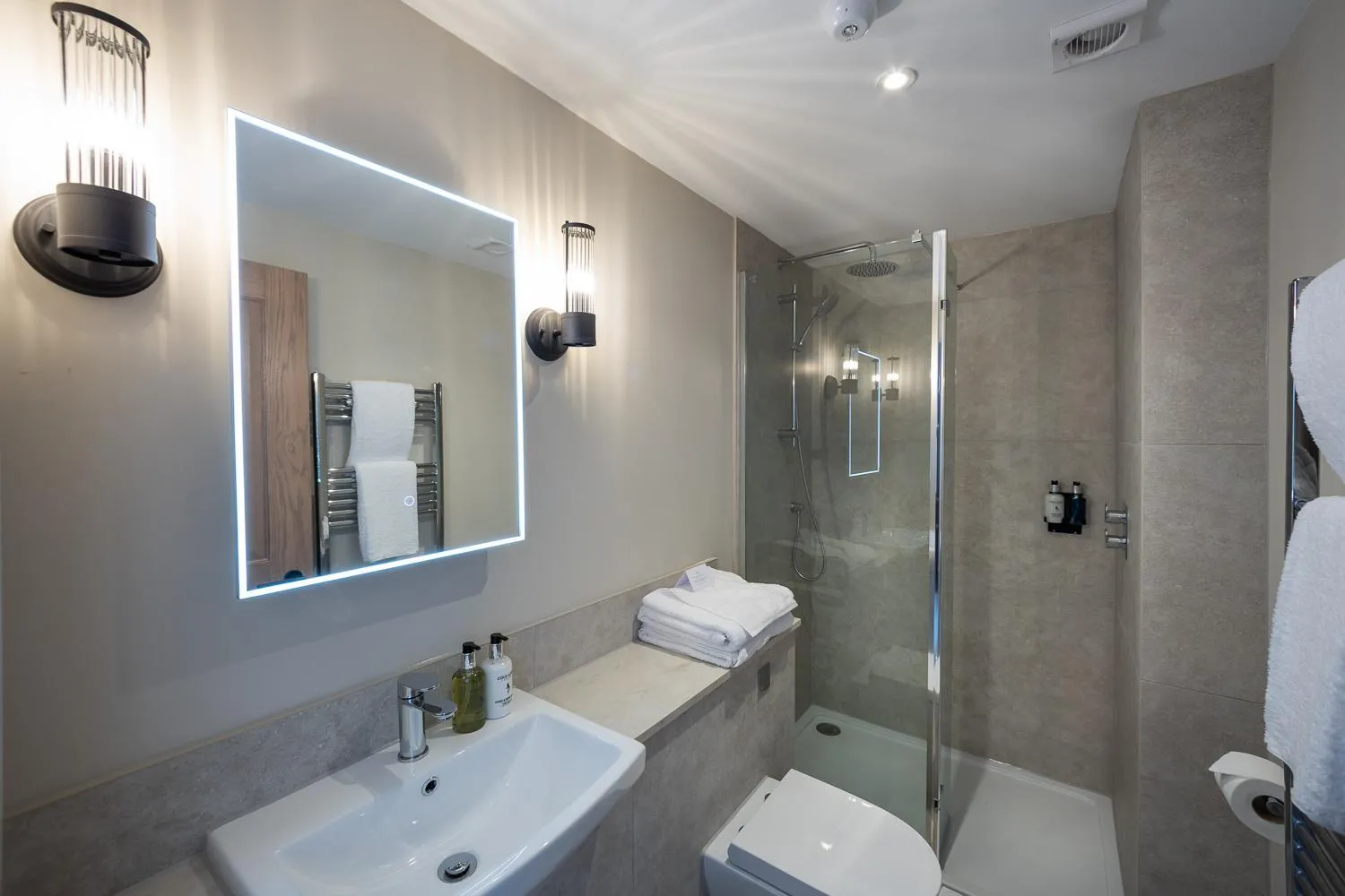 Shower in The Ship Hotel