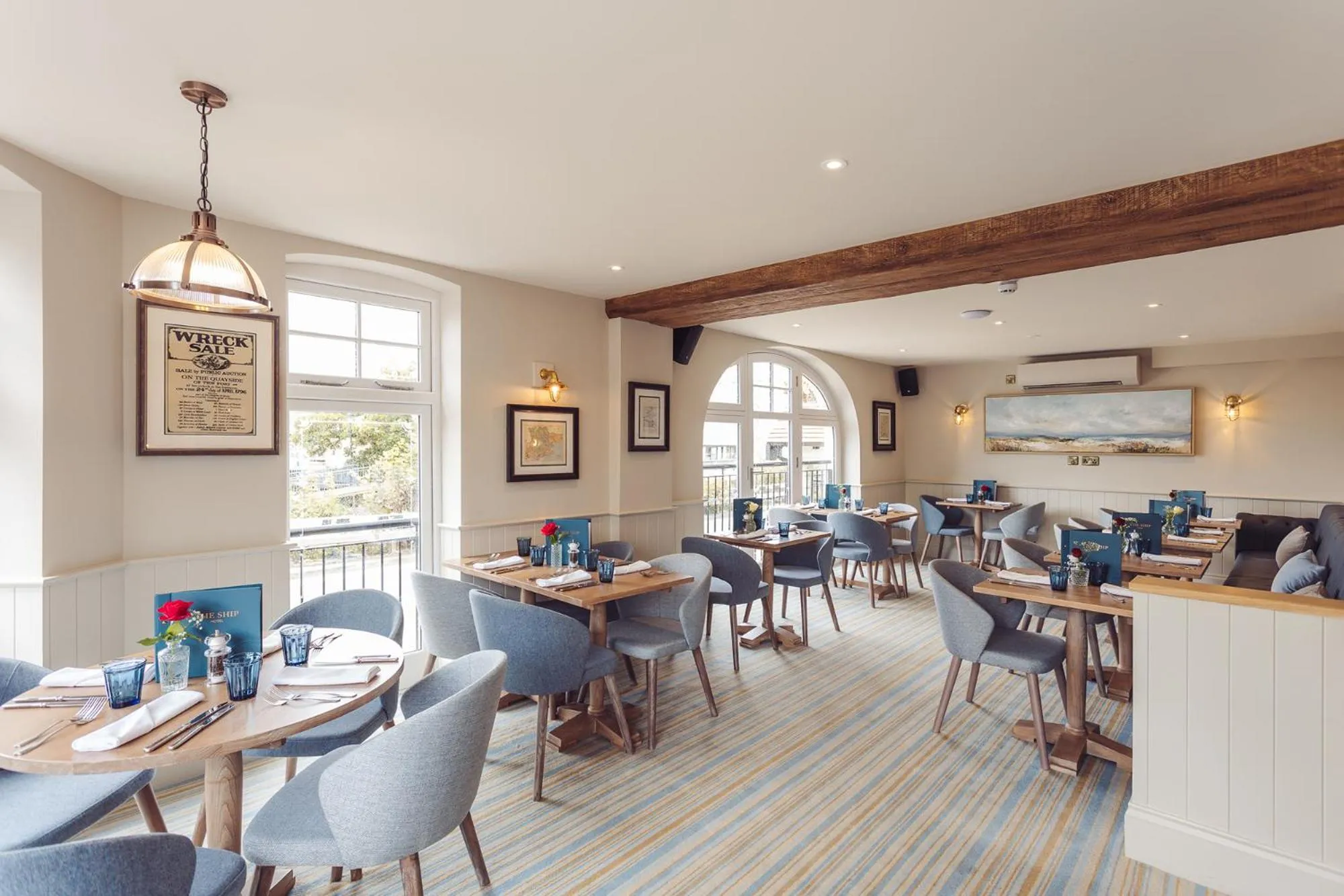 Restaurant/places to eat in The Ship Hotel