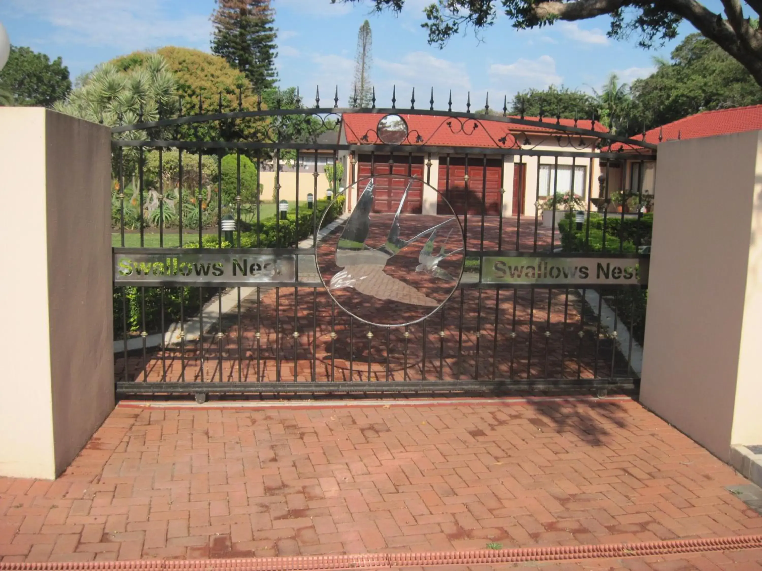 Facade/entrance in Swallows Nest B&B Facade/entrance in Swallows Nest B&B