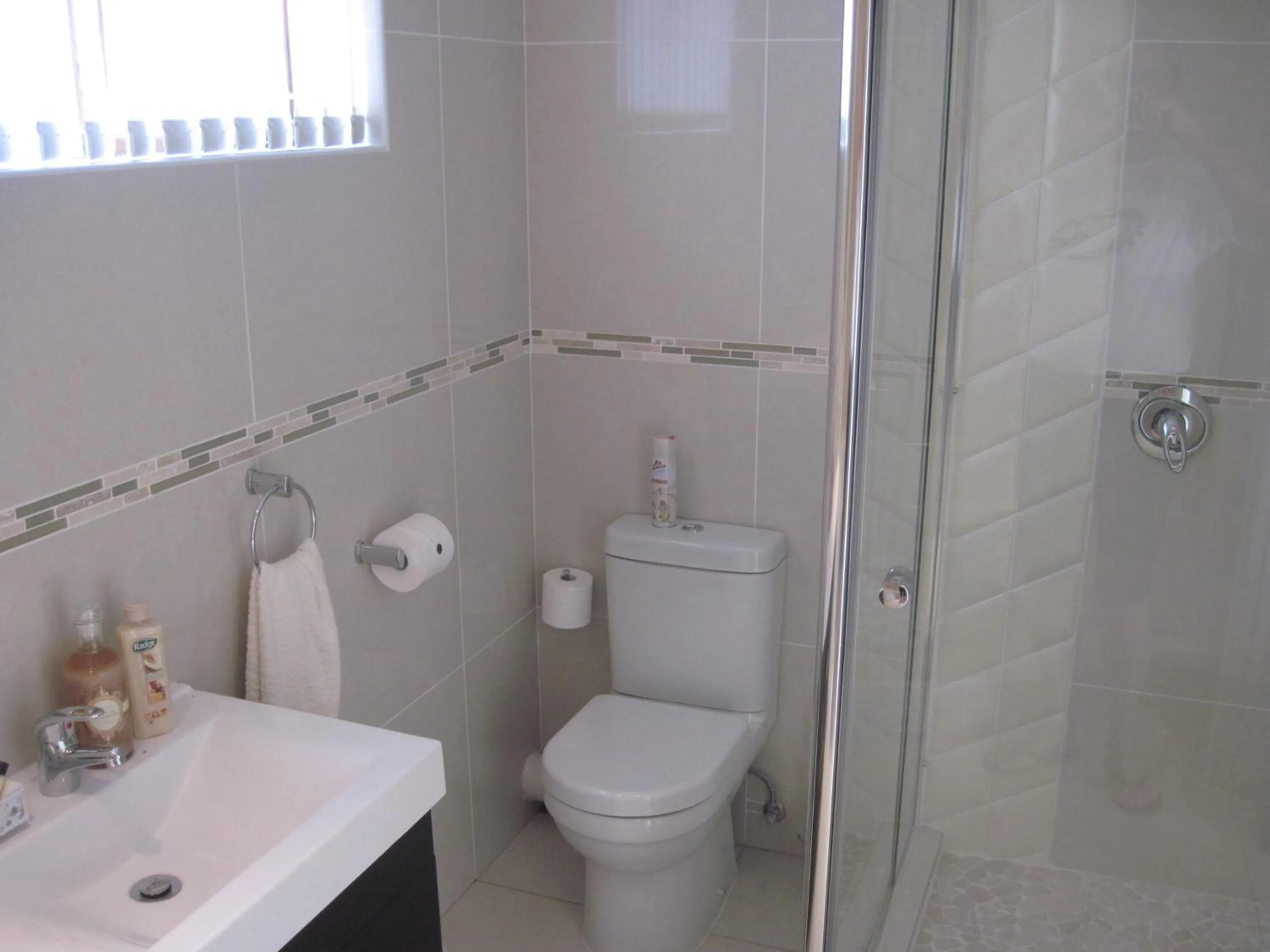 Bathroom in Swallows Nest B&B