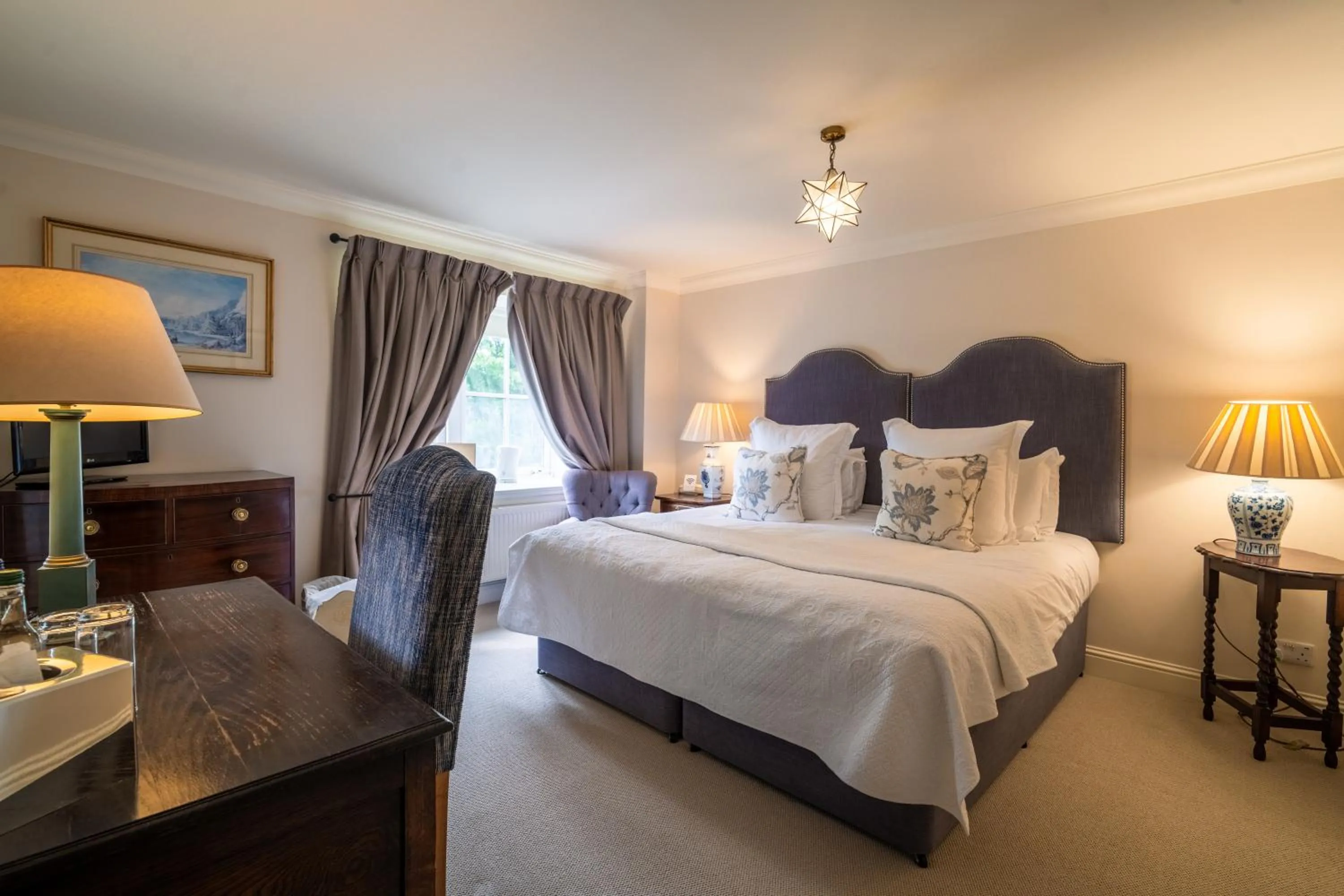 Bed in The Royal Hotel