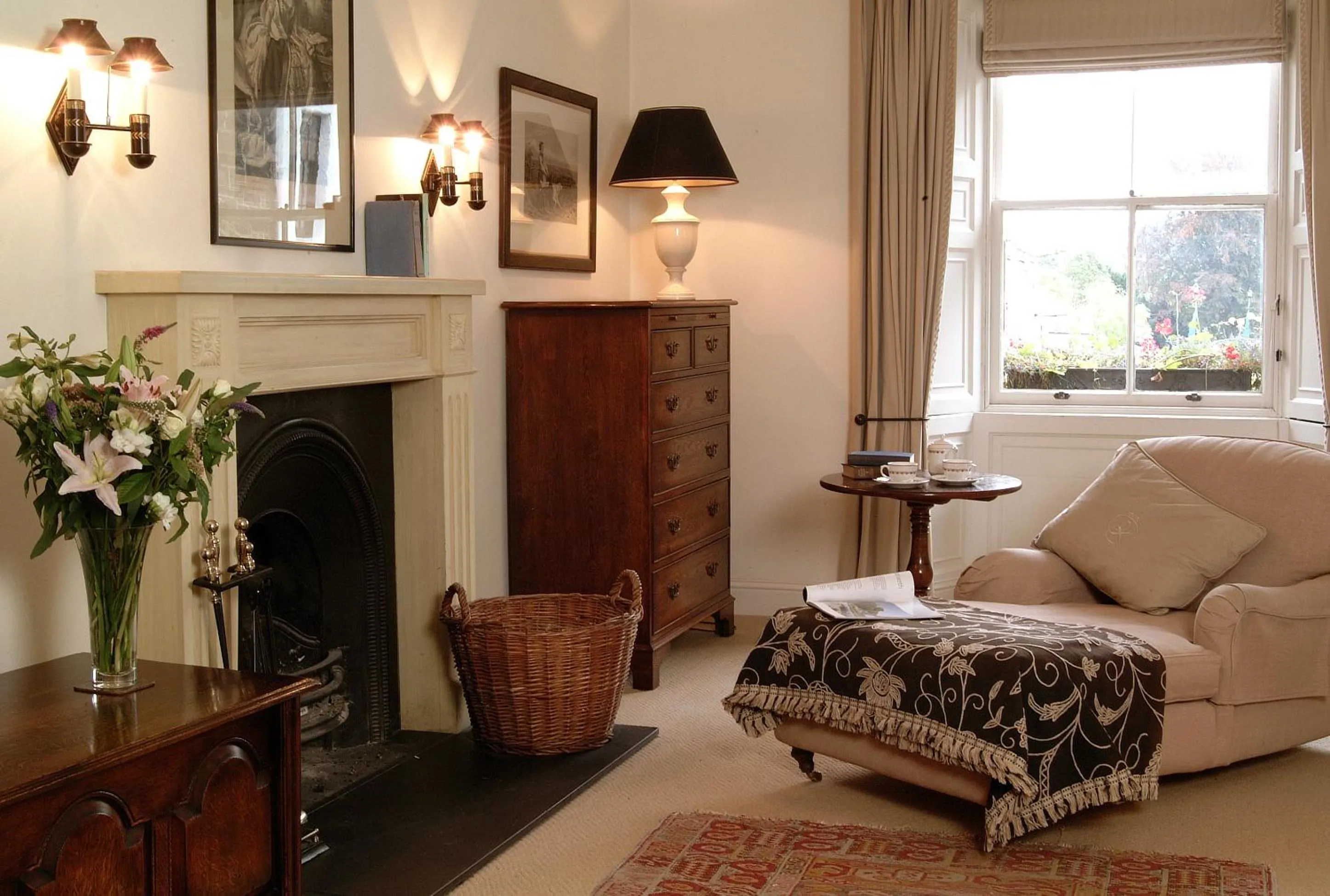 Living room in The Royal Hotel