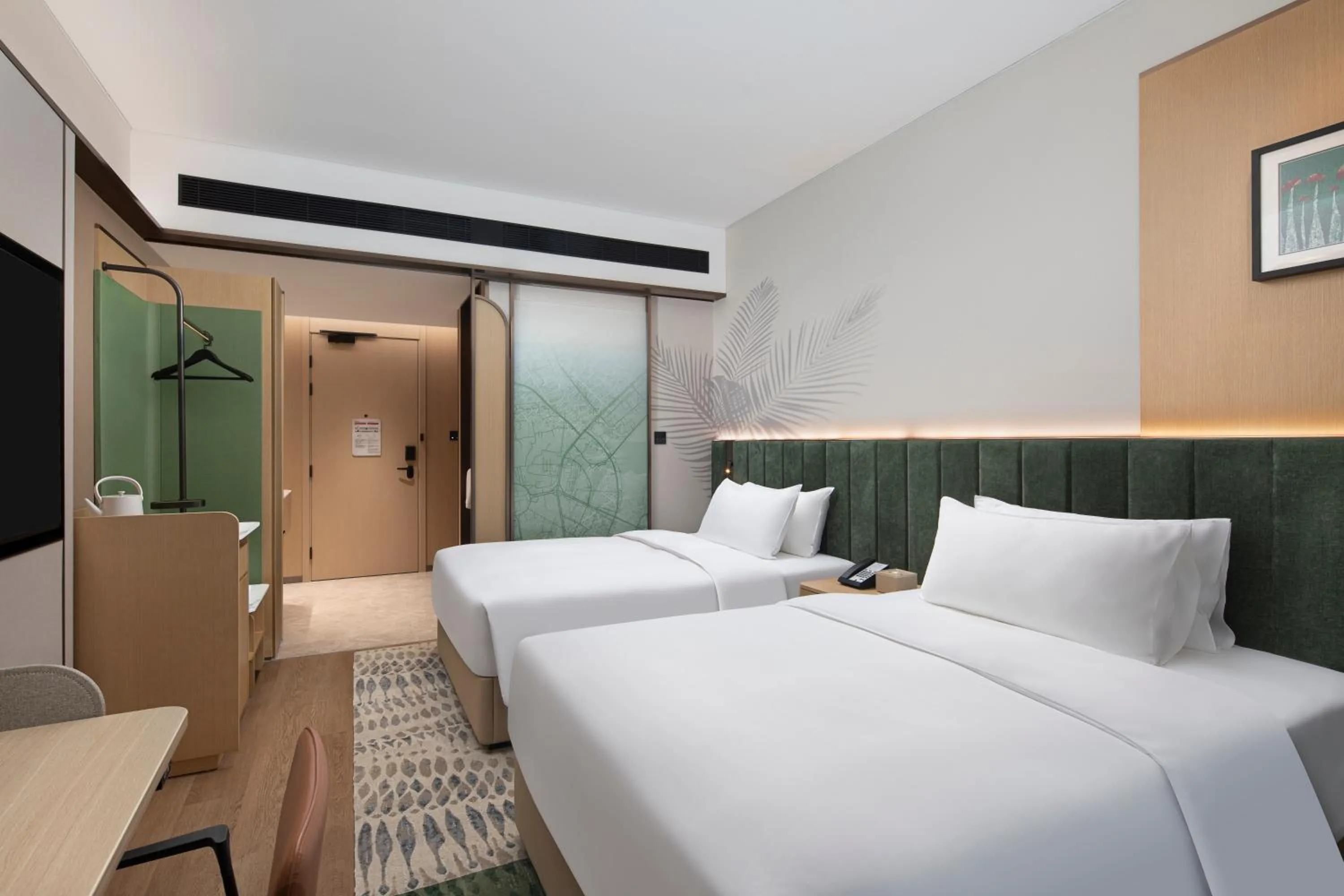 Photo of the whole room, Bed in Hilton Garden Inn Zhangjiajie Tianmen Mountain