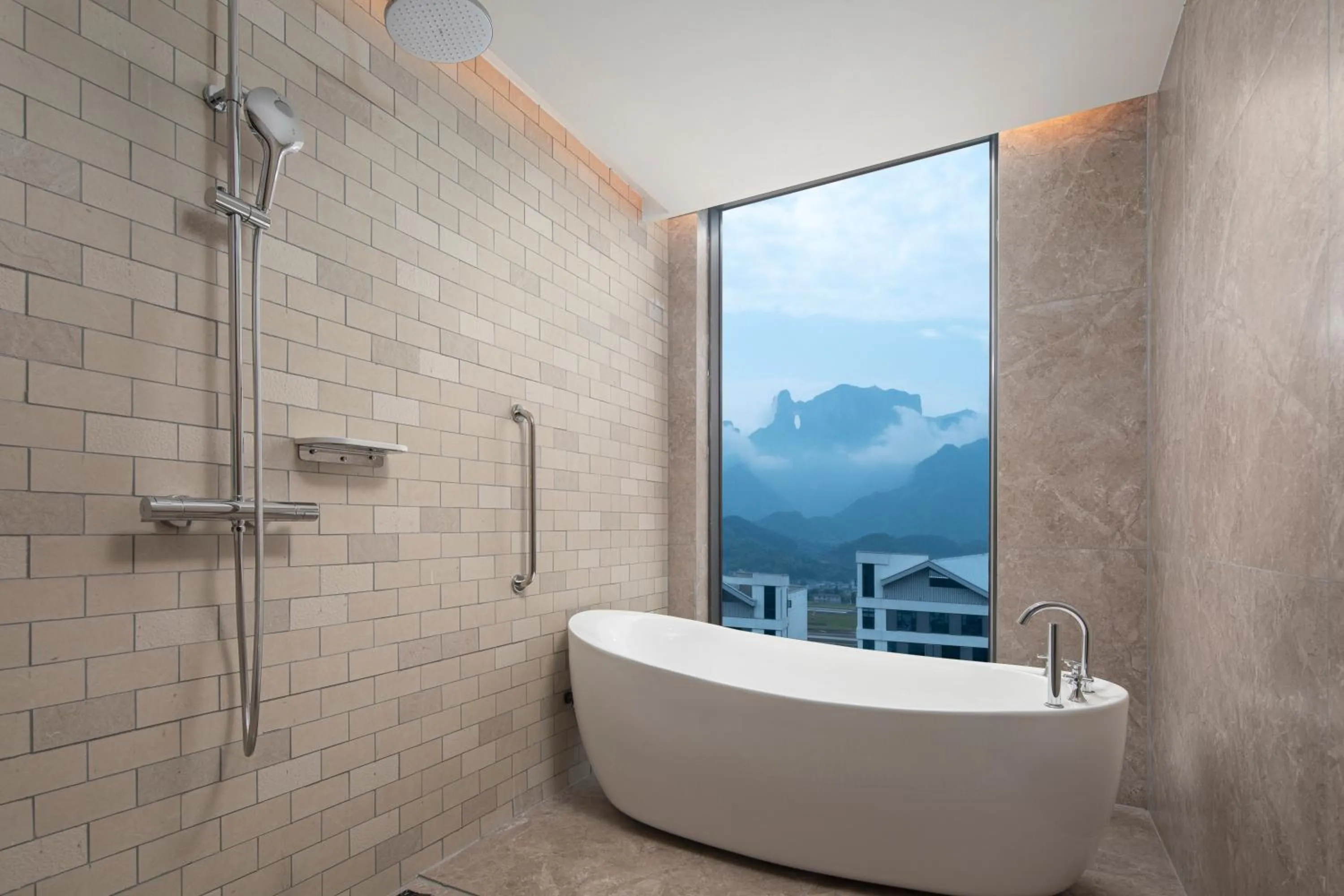 Shower in Hilton Garden Inn Zhangjiajie Tianmen Mountain