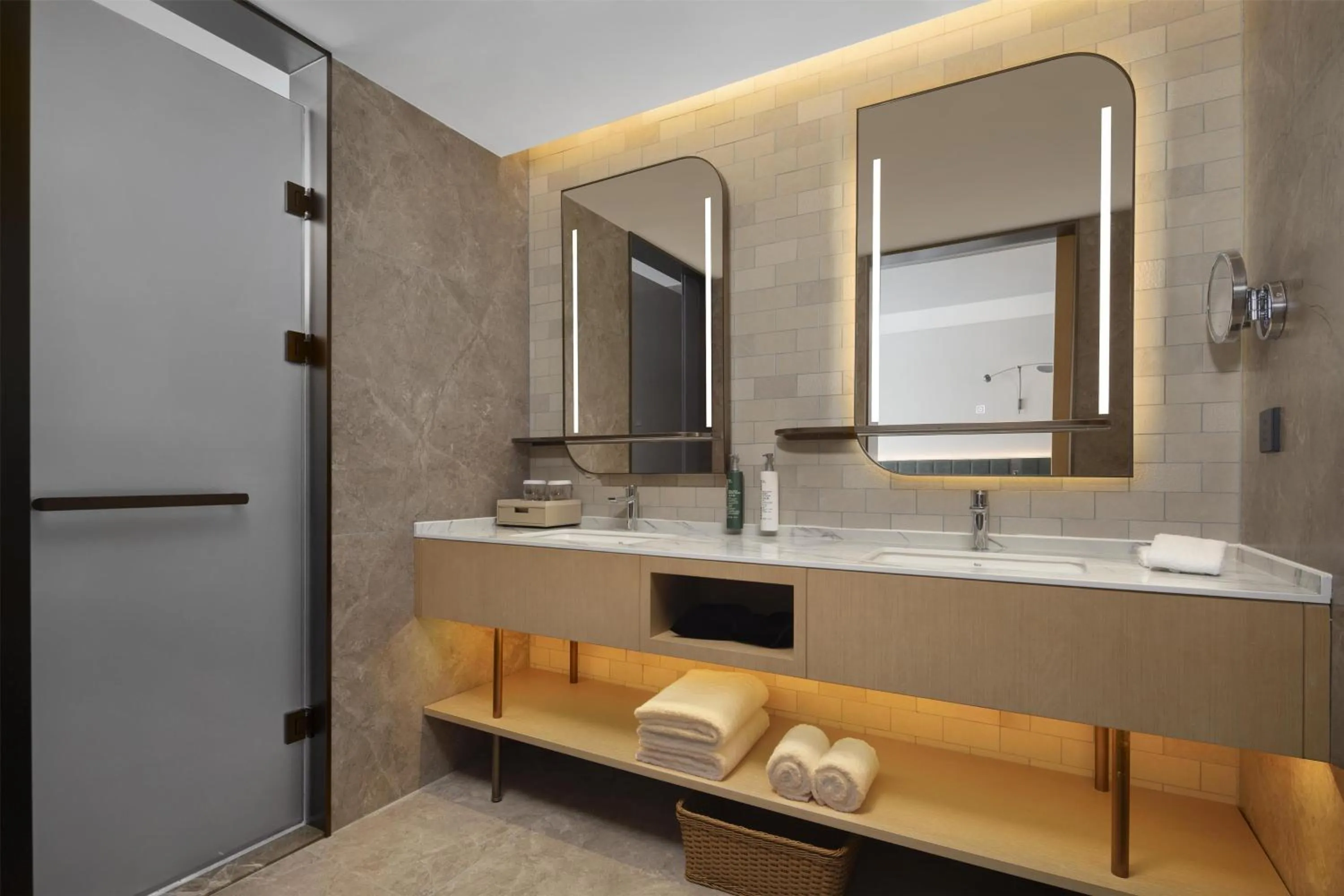 Bathroom in Hilton Garden Inn Zhangjiajie Tianmen Mountain