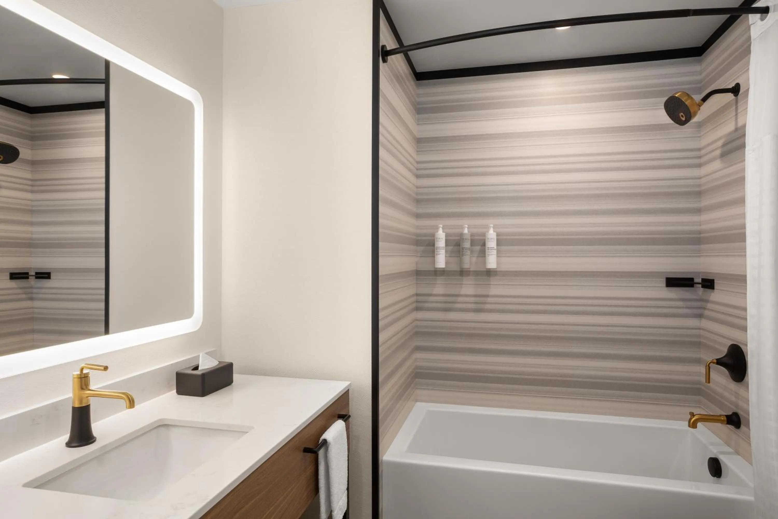 Bathroom in Hampton Inn By Hilton Calgary Downtown