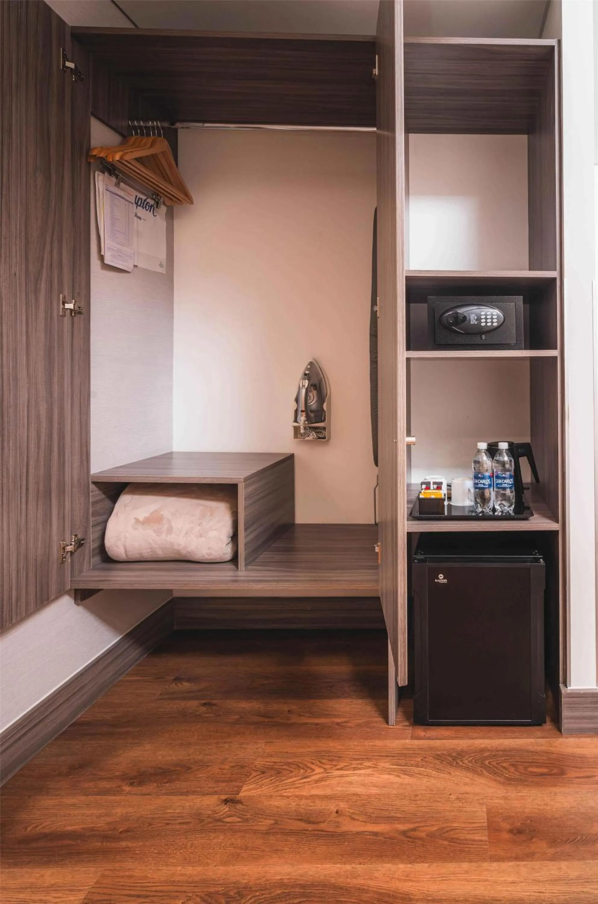 Photo of the whole room, Bed in Hampton By Hilton Cusco