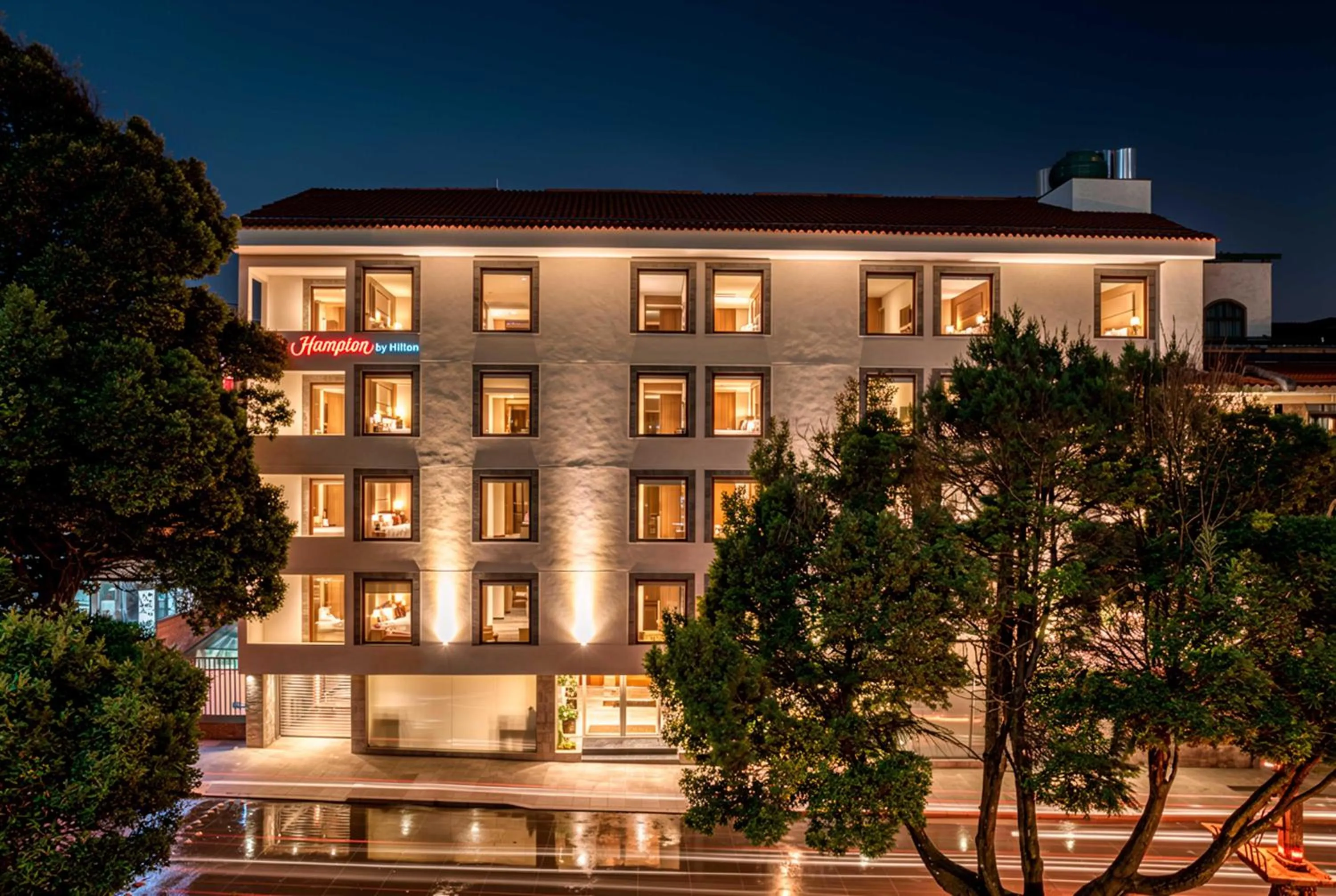 Property building in Hampton By Hilton Cusco