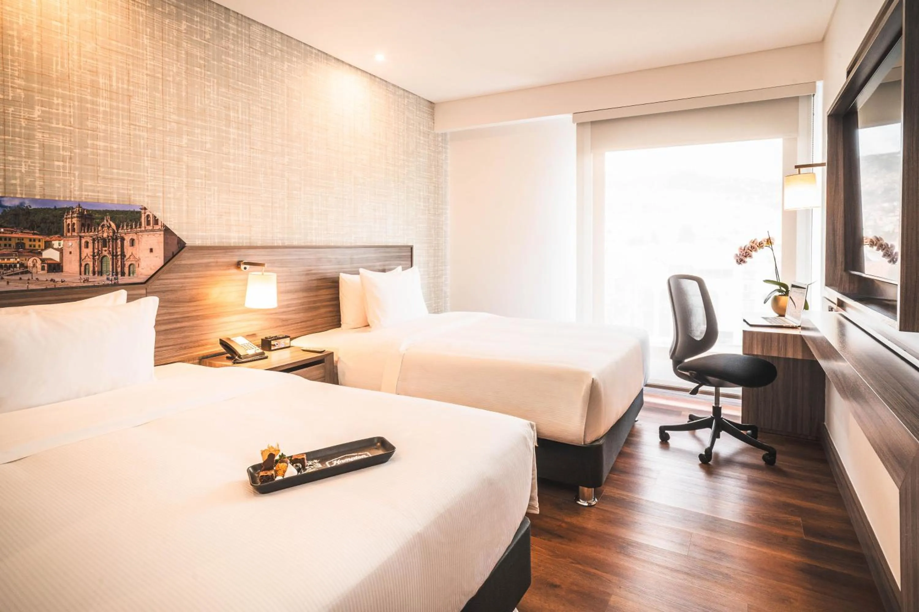 Photo of the whole room, Bed in Hampton By Hilton Cusco