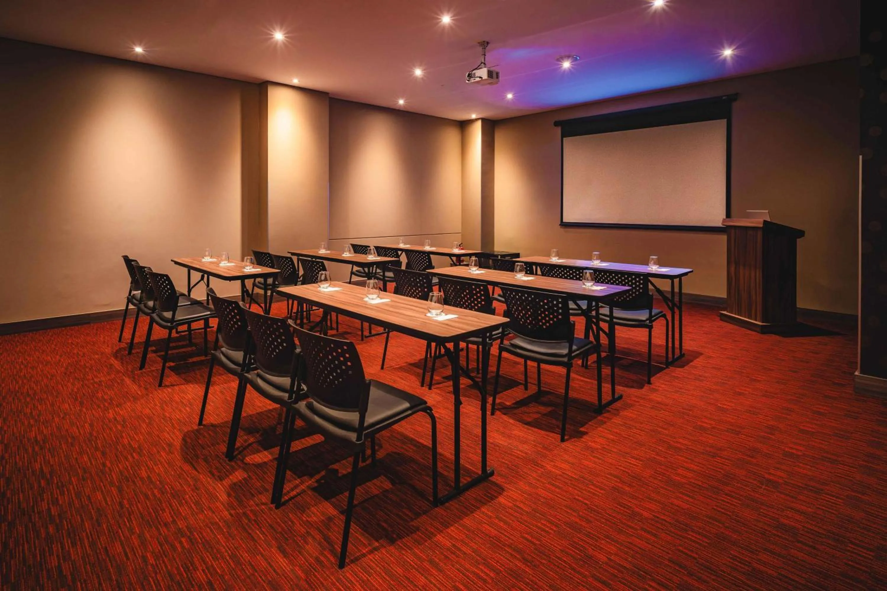 Meeting/conference room in Hampton By Hilton Cusco