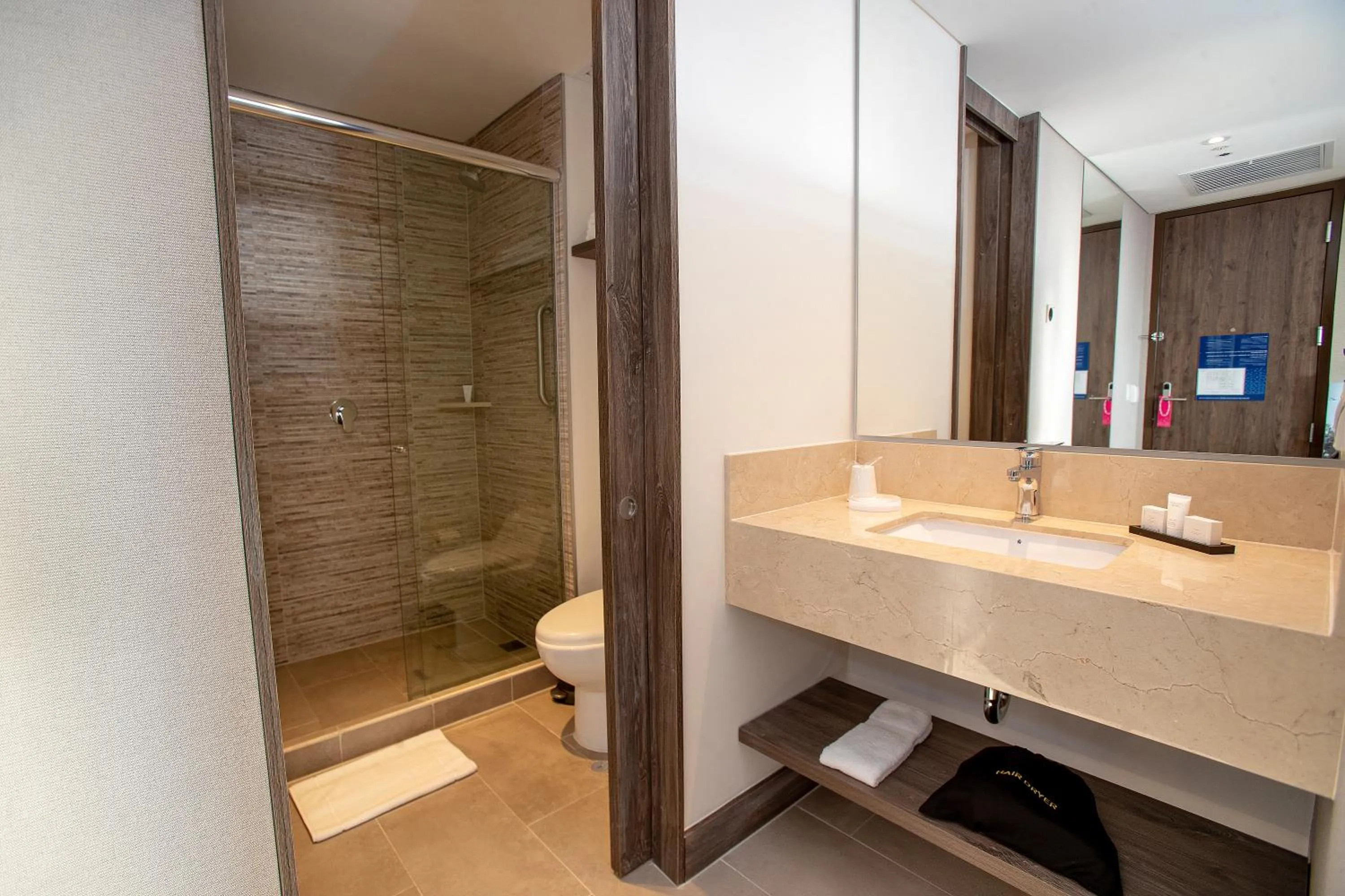 Bathroom in Hampton By Hilton Cusco