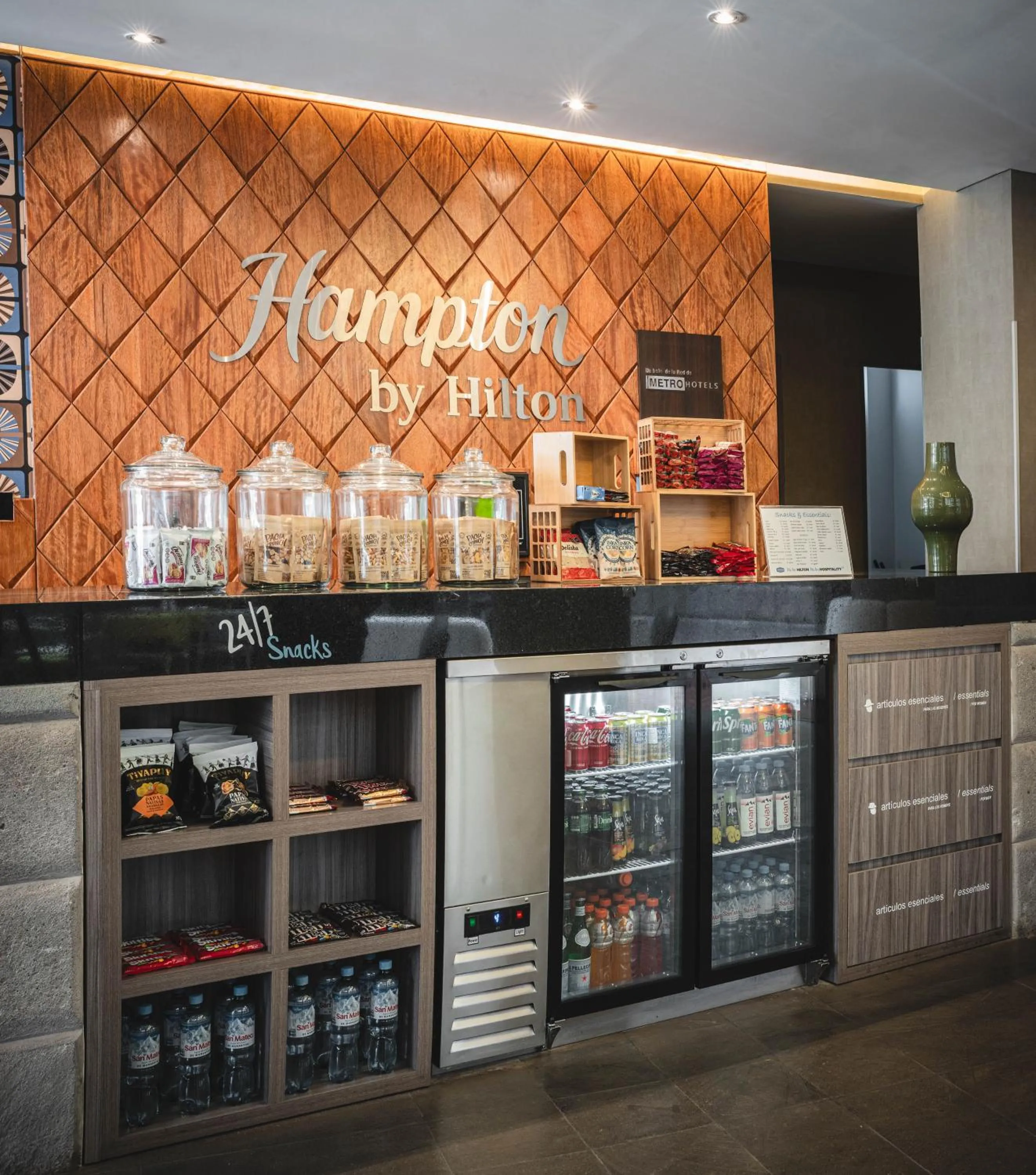 vending machine in Hampton By Hilton Cusco