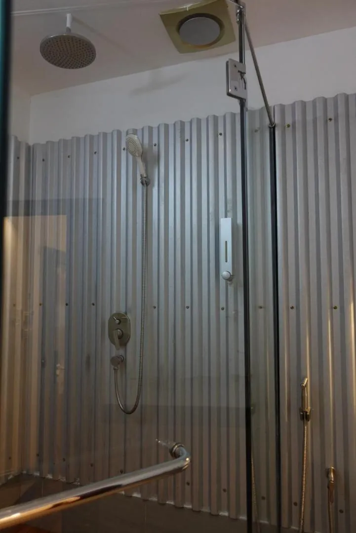 Bathroom in Sarang Paloh Heritage Stay