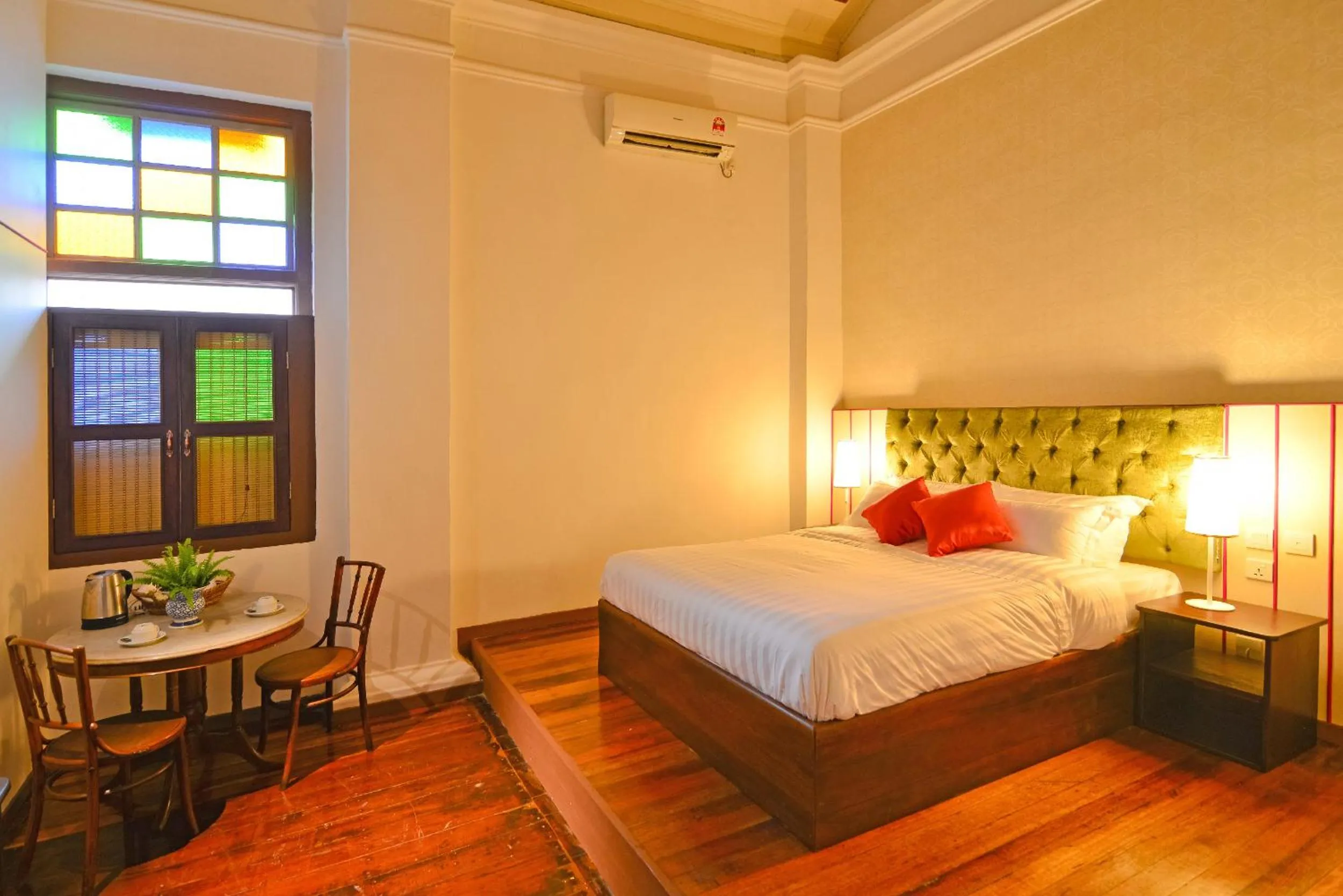 Photo of the whole room, Bed in Sarang Paloh Heritage Stay
